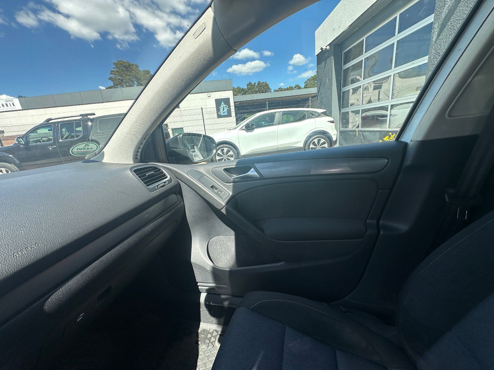 Fahrzeugabbildung Volkswagen Golf VI Style 1.2 105 PS HU Standh. PDC SH A/W