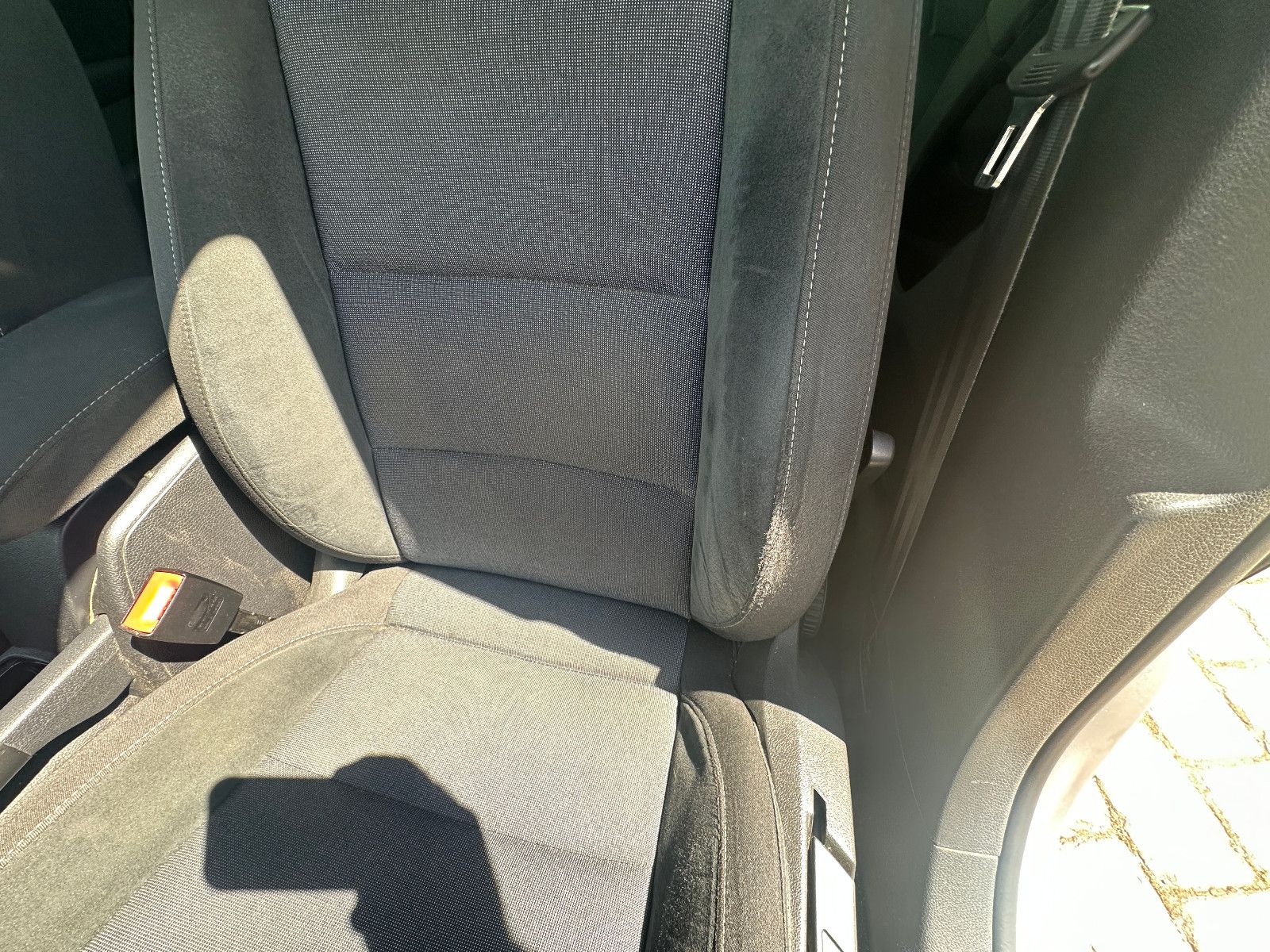 Fahrzeugabbildung Volkswagen Golf VI Style 1.2 105 PS HU Standh. PDC SH A/W