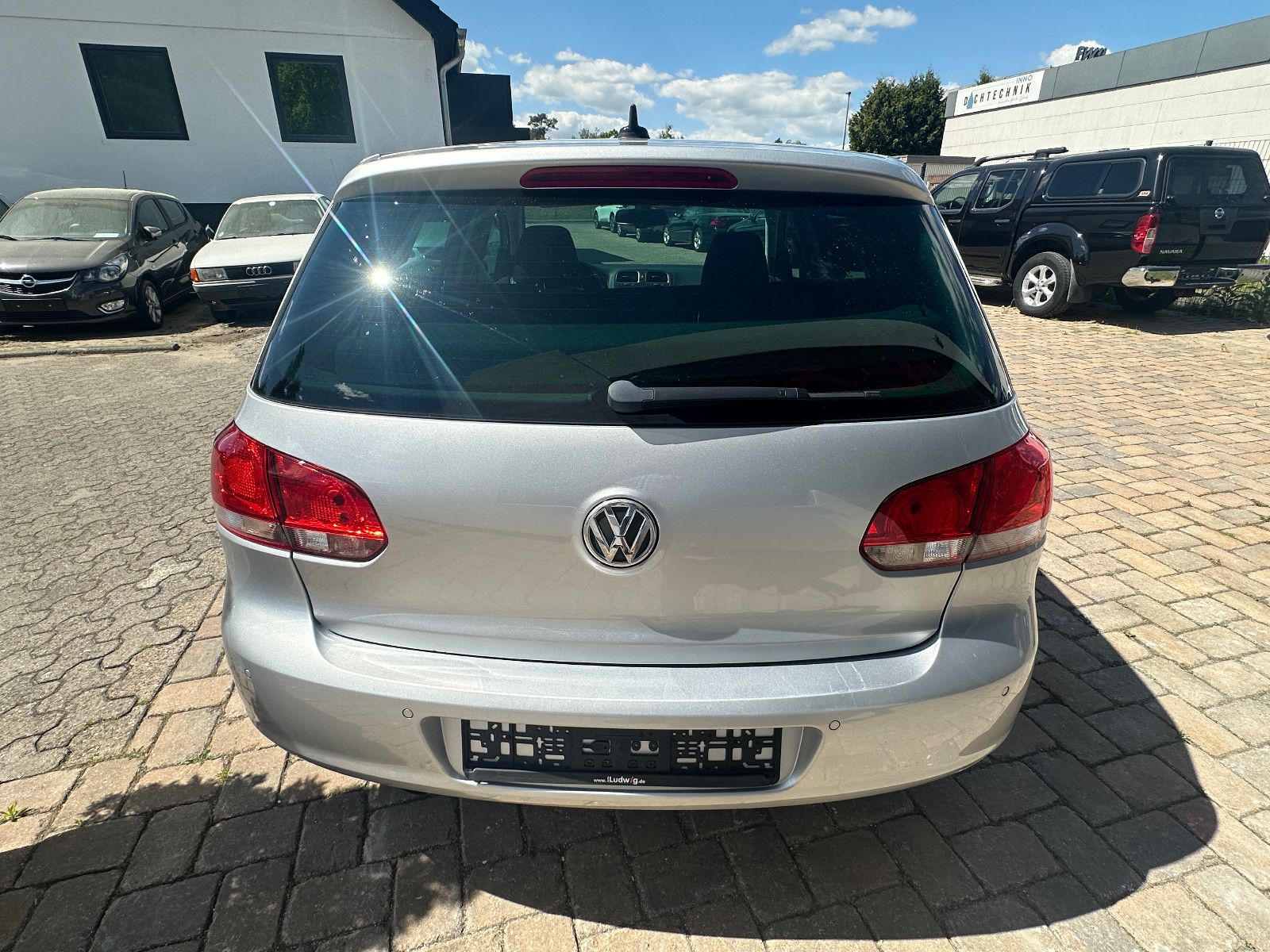 Fahrzeugabbildung Volkswagen Golf VI Style 1.2 105 PS HU Standh. PDC SH A/W