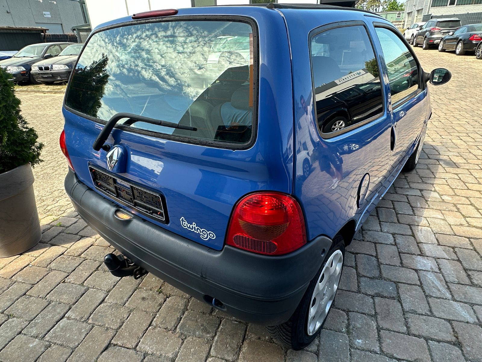 Fahrzeugabbildung Renault Twingo 1.2 Authentique Tüv neu