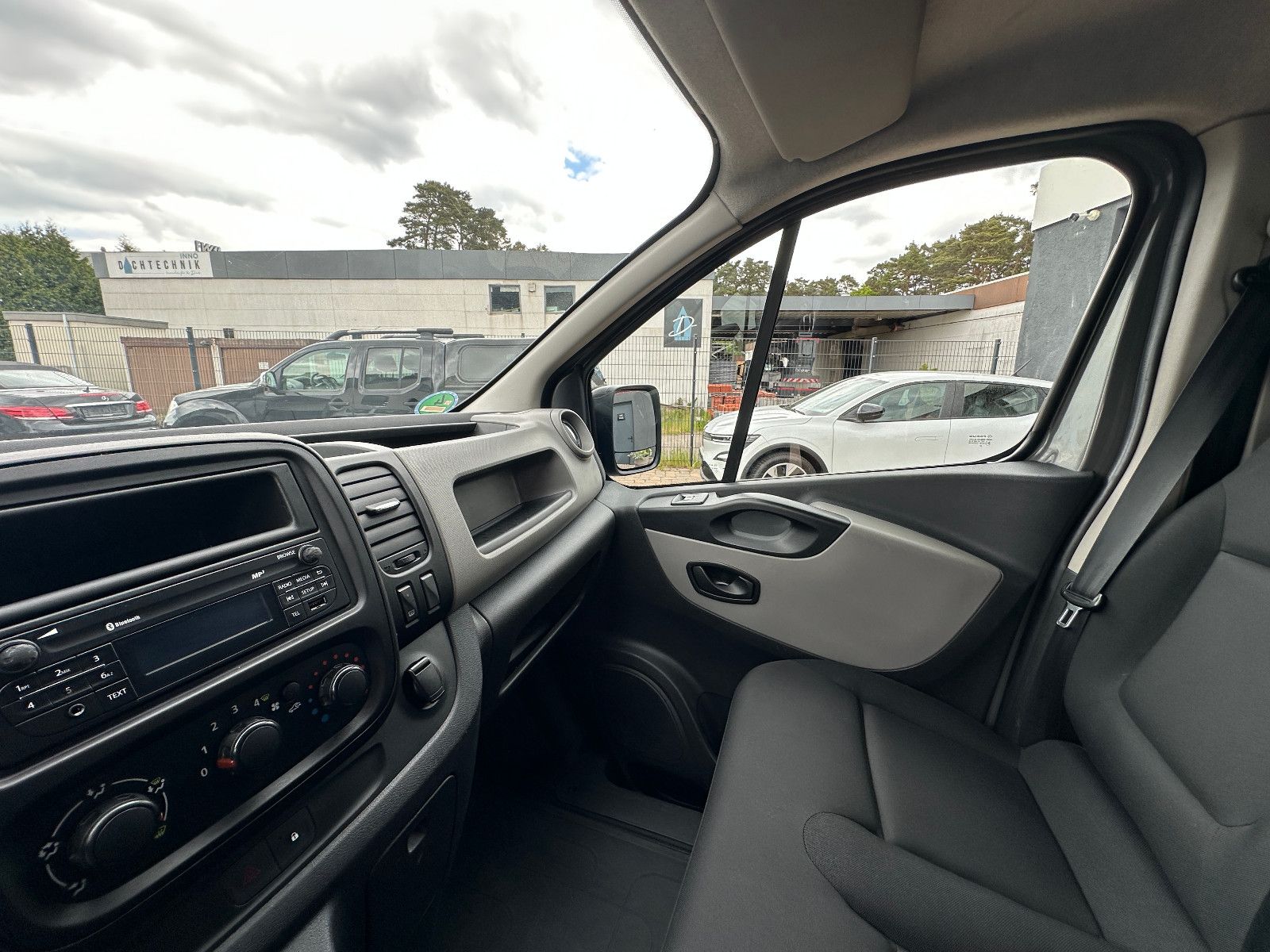 Fahrzeugabbildung Renault Trafic Kasten L1H1 2,7t 95 PS HU neu