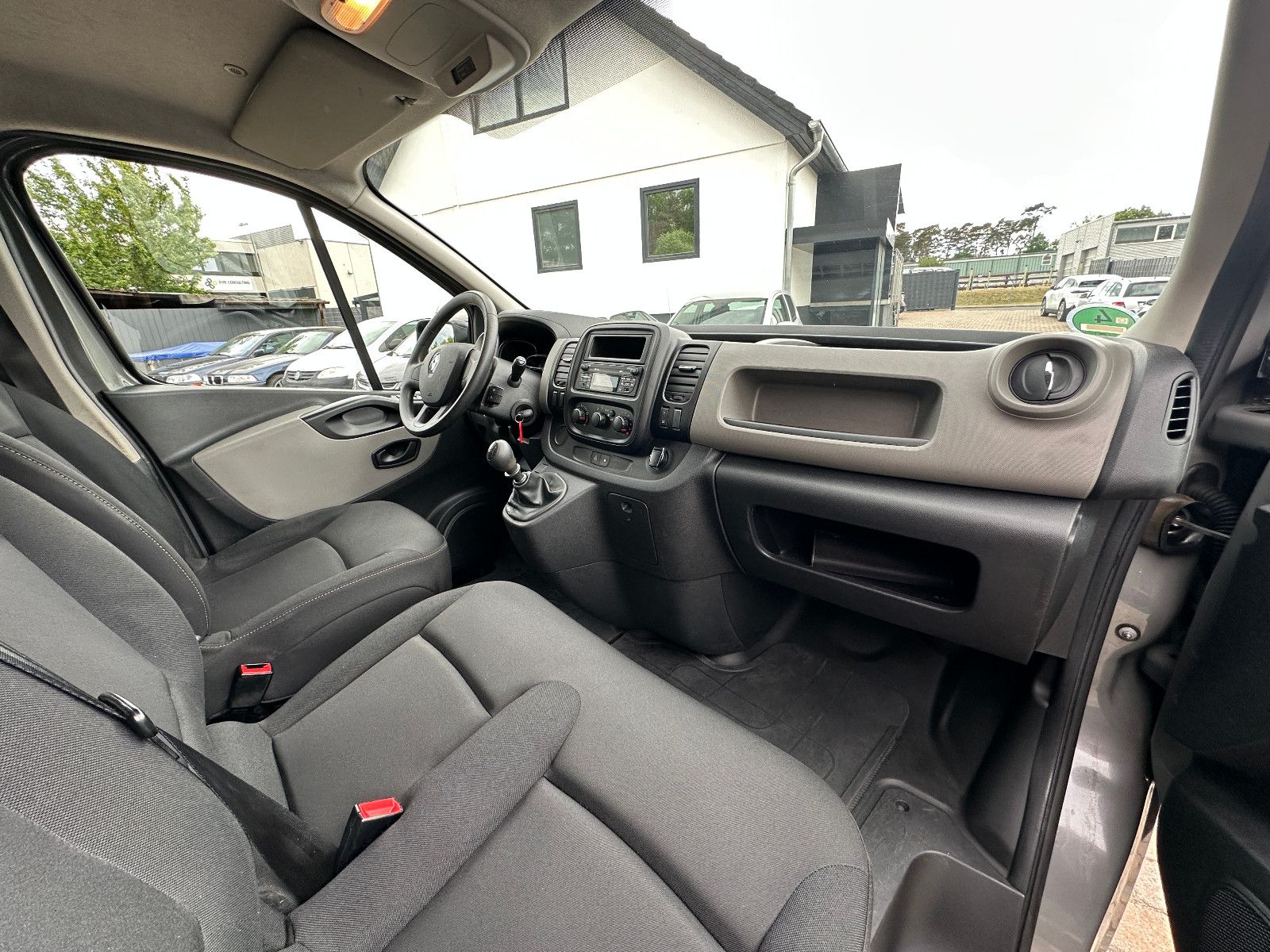 Fahrzeugabbildung Renault Trafic Kasten L1H1 2,7t 95 PS HU neu