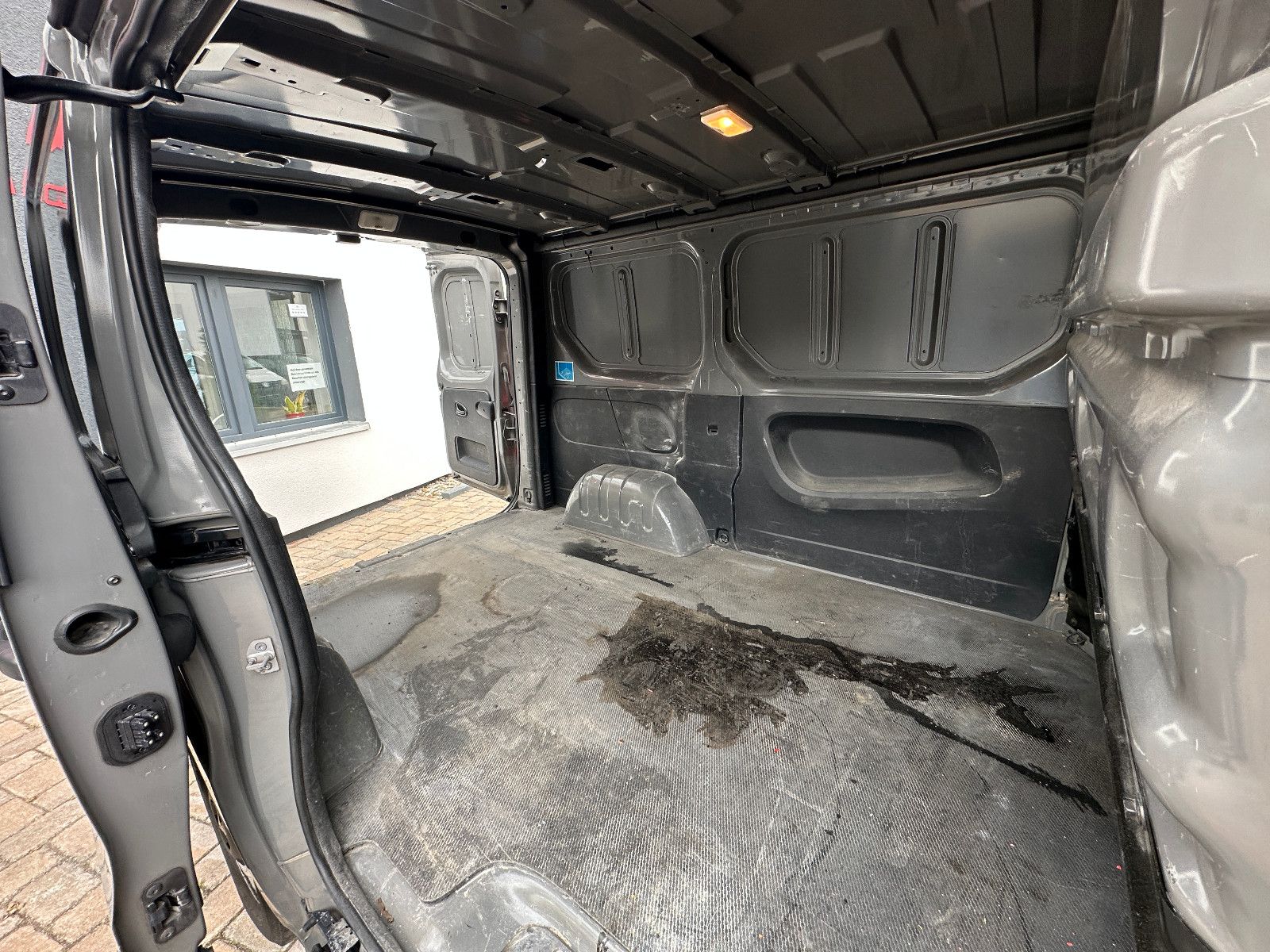 Fahrzeugabbildung Renault Trafic Kasten L1H1 2,7t 95 PS HU neu