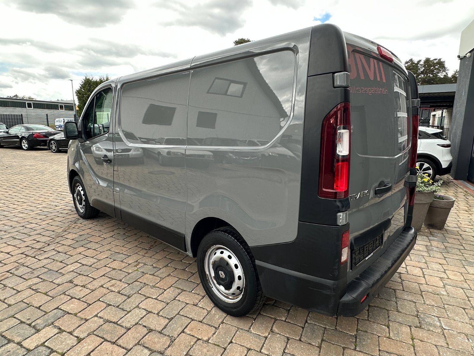 Fahrzeugabbildung Renault Trafic Kasten L1H1 2,7t 95 PS HU neu