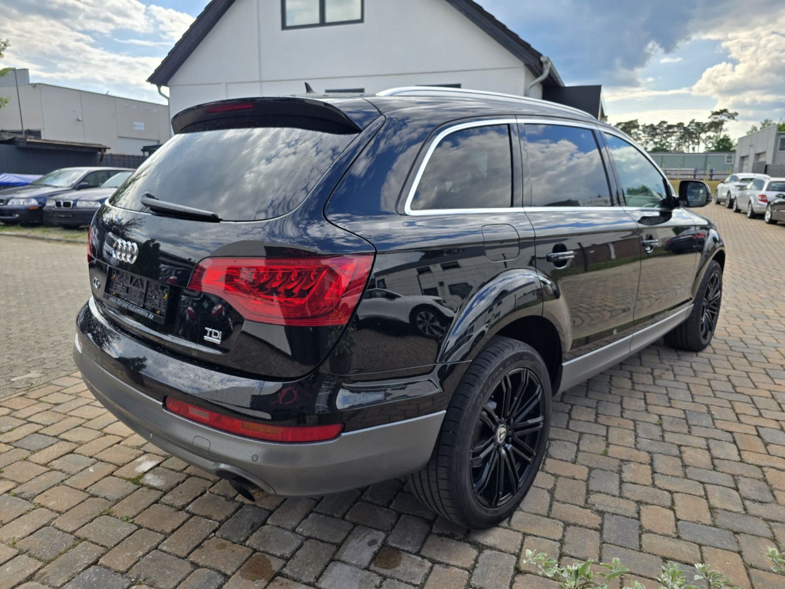 Fahrzeugabbildung Audi Q7 3.0 TDI quattro HU neu AHK Leder navi SH