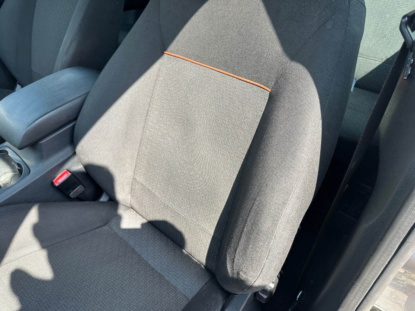 Fahrzeugabbildung Ford S-Max S-MAX Trend 2.0 131 PS Tüv 10/26 Navi