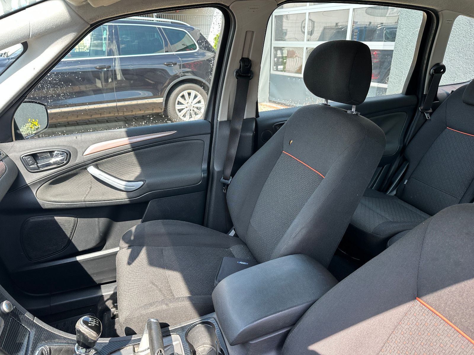 Fahrzeugabbildung Ford S-Max S-MAX Trend 2.0 131 PS Tüv 10/26 Navi