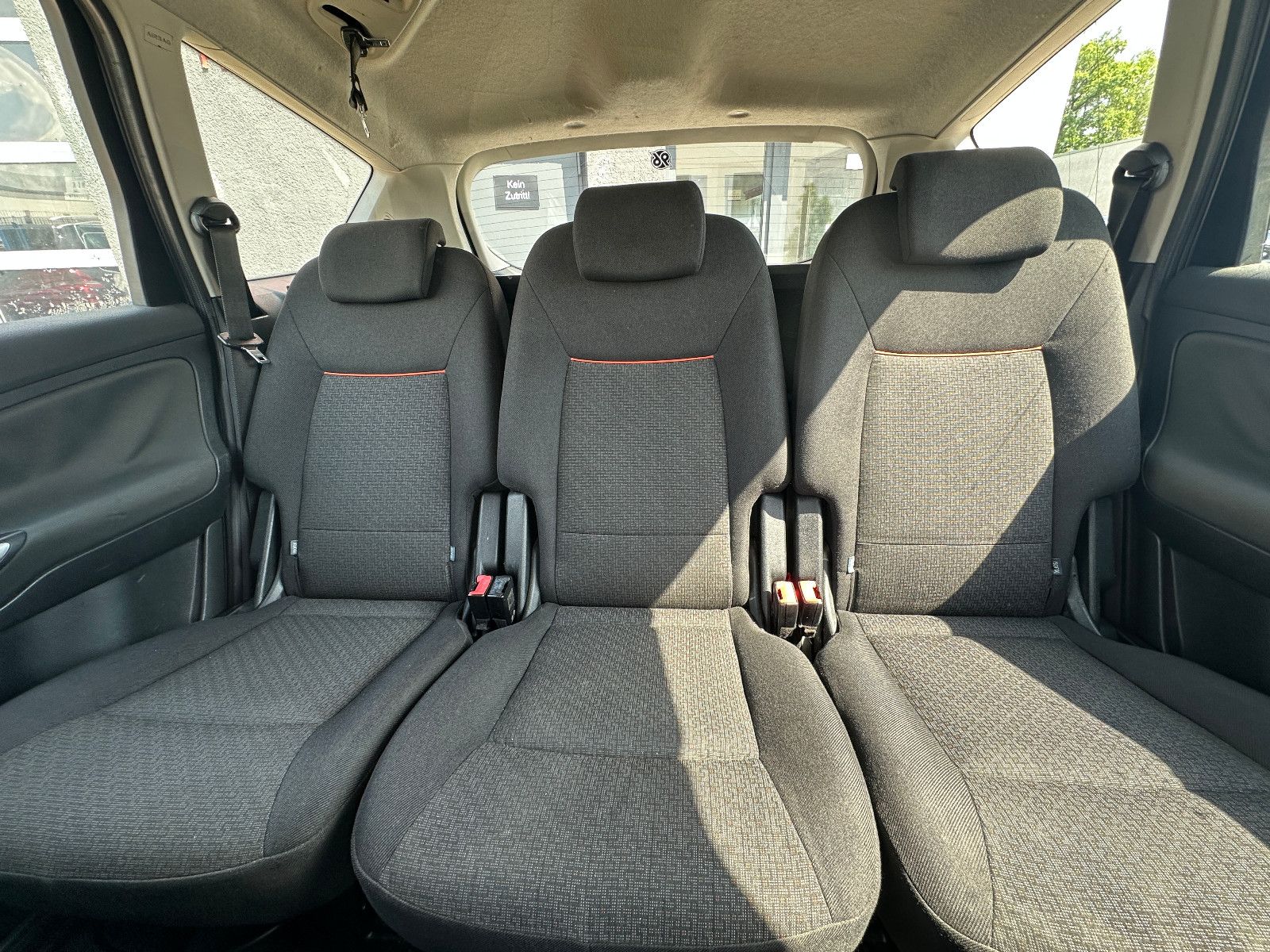 Fahrzeugabbildung Ford S-Max S-MAX Trend 2.0 131 PS Tüv 10/26 Navi
