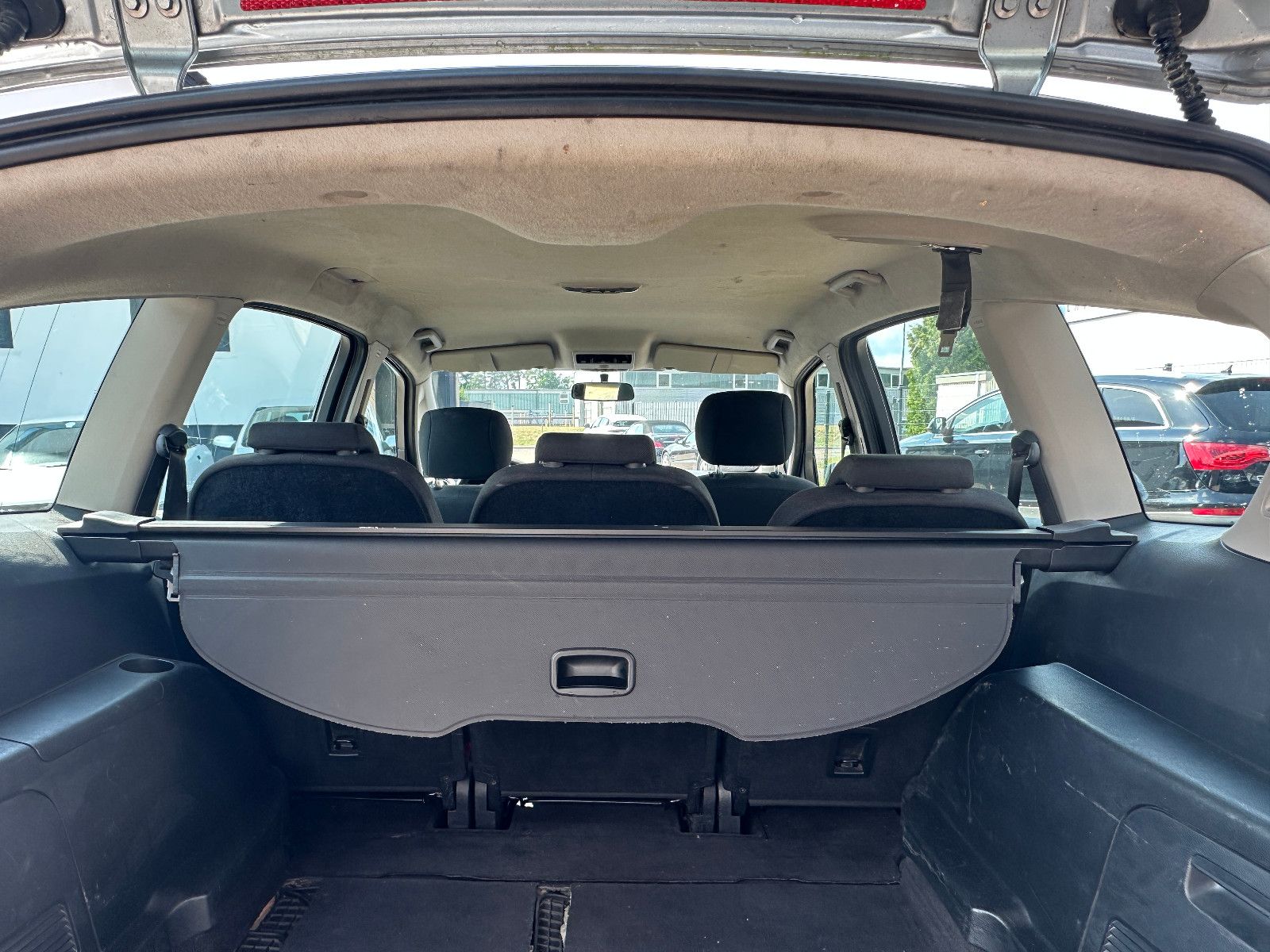 Fahrzeugabbildung Ford S-Max S-MAX Trend 2.0 131 PS Tüv 10/26 Navi