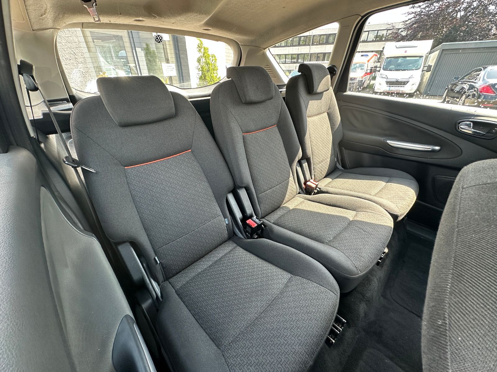 Fahrzeugabbildung Ford S-Max S-MAX Trend 2.0 131 PS Tüv 10/26 Navi