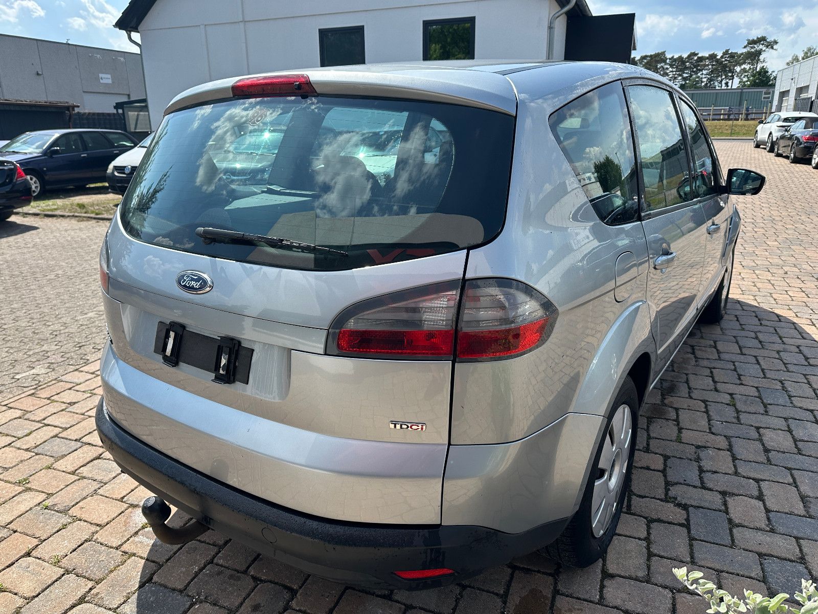 Fahrzeugabbildung Ford S-Max S-MAX Trend 2.0 131 PS Tüv 10/26 Navi