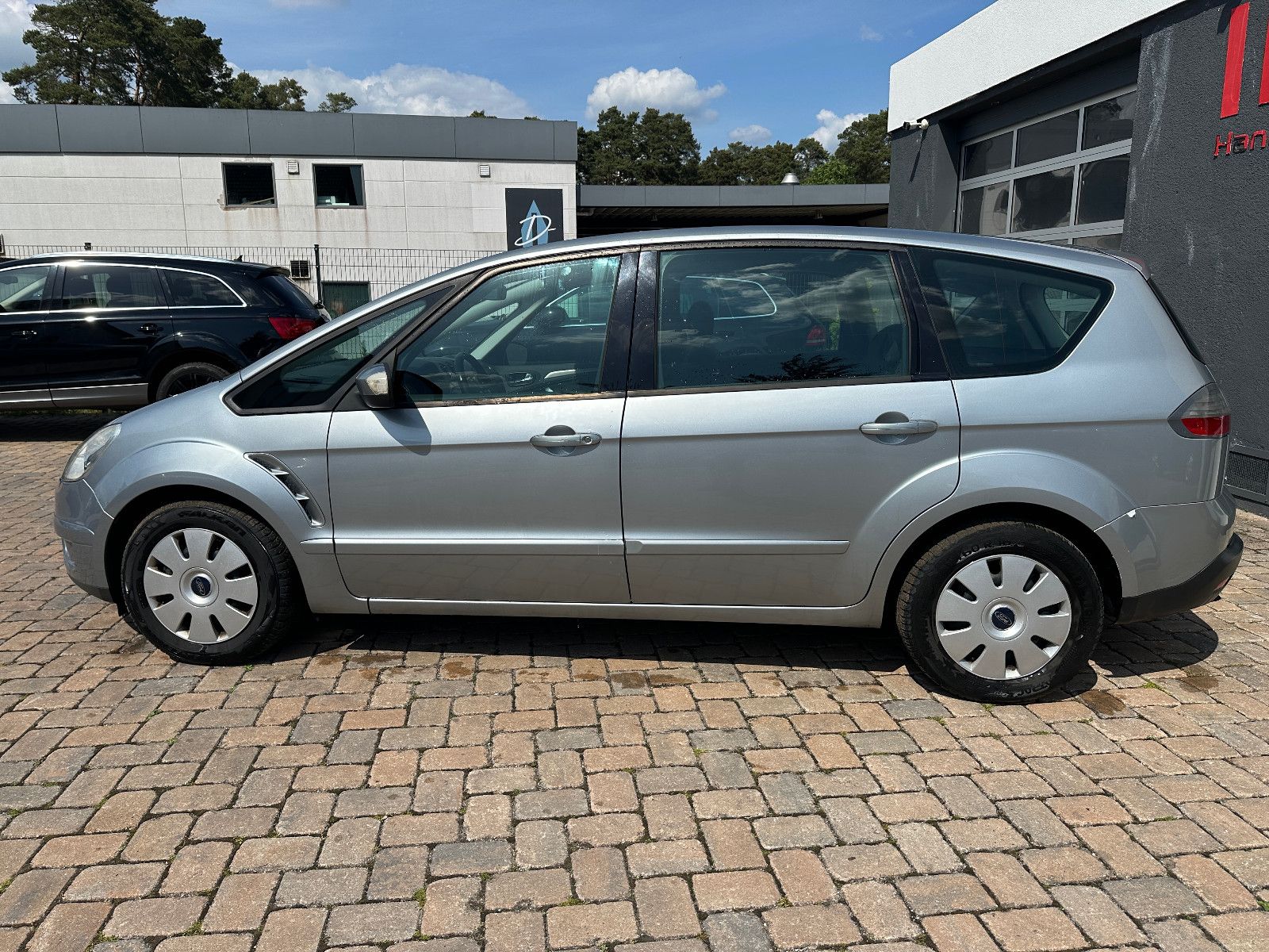 Fahrzeugabbildung Ford S-Max S-MAX Trend 2.0 131 PS Tüv 10/26 Navi