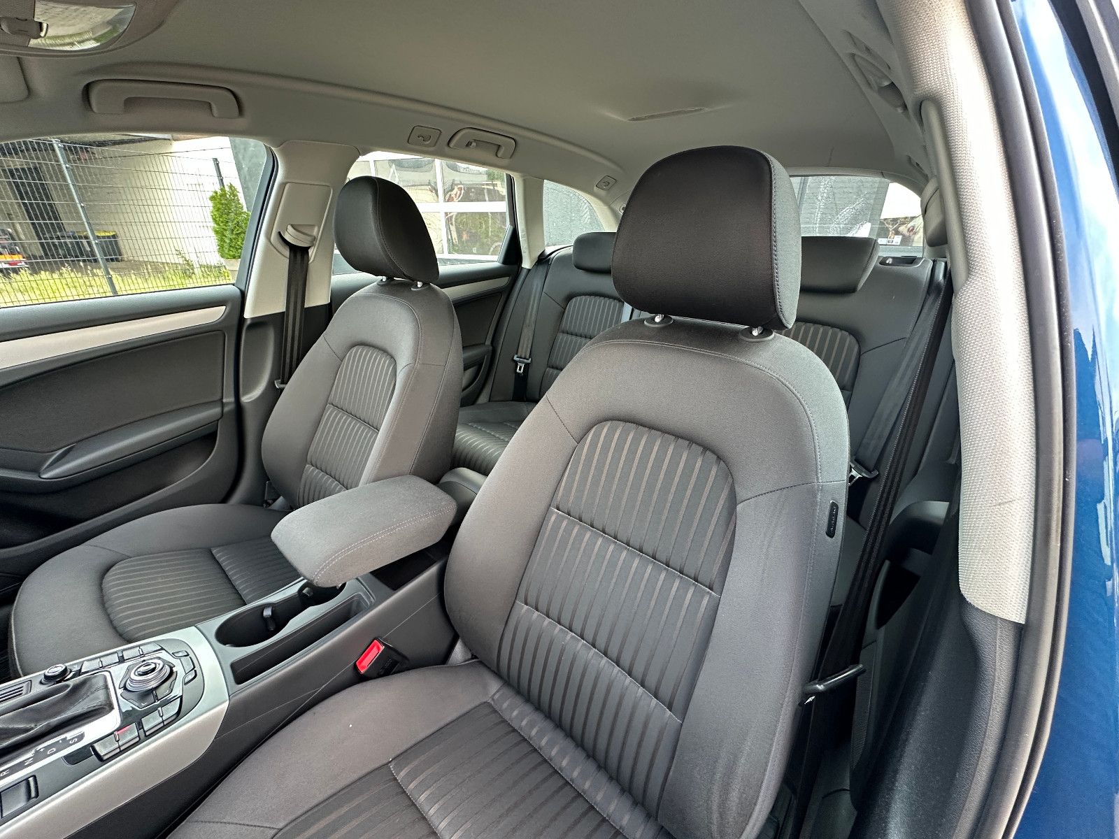Fahrzeugabbildung Audi A4 Avant Ambiente 1.8 160 PS  Autom. STH