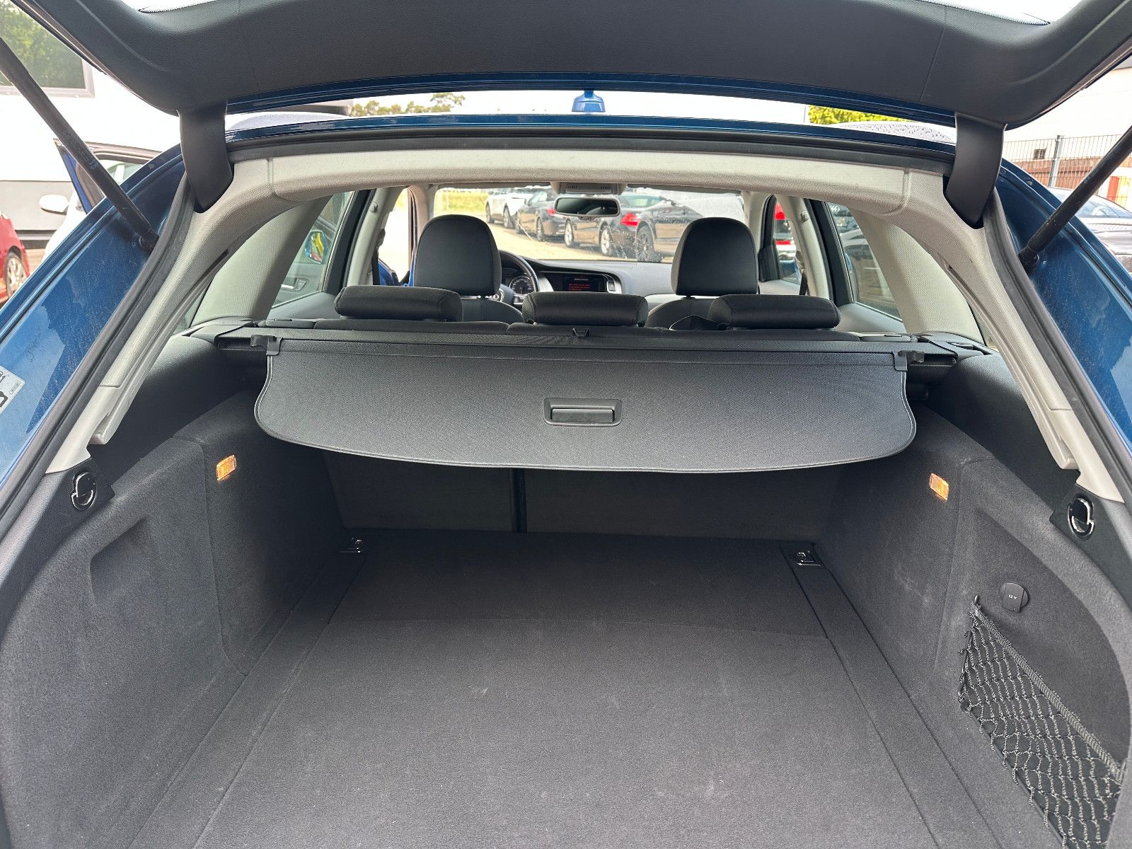 Fahrzeugabbildung Audi A4 Avant Ambiente 1.8 160 PS  Autom. STH