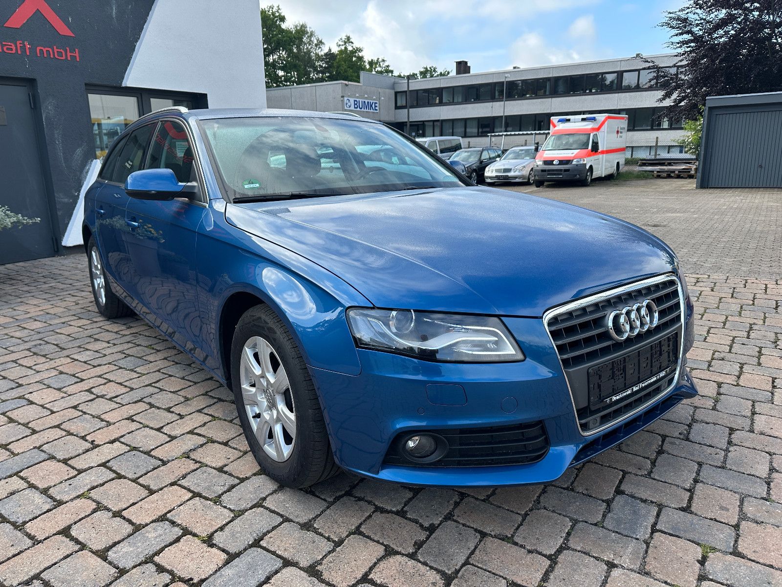 Fahrzeugabbildung Audi A4 Avant Ambiente 1.8 160 PS  Autom. STH