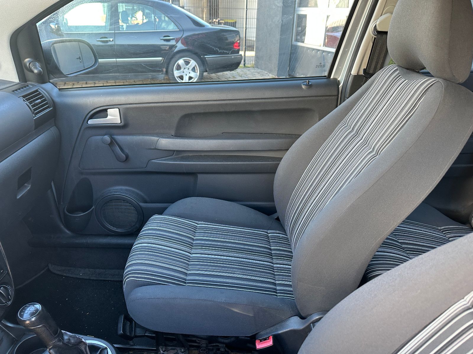 Fahrzeugabbildung Volkswagen Fox Basis 1.2 40 KW Tüv neu sehr sauber