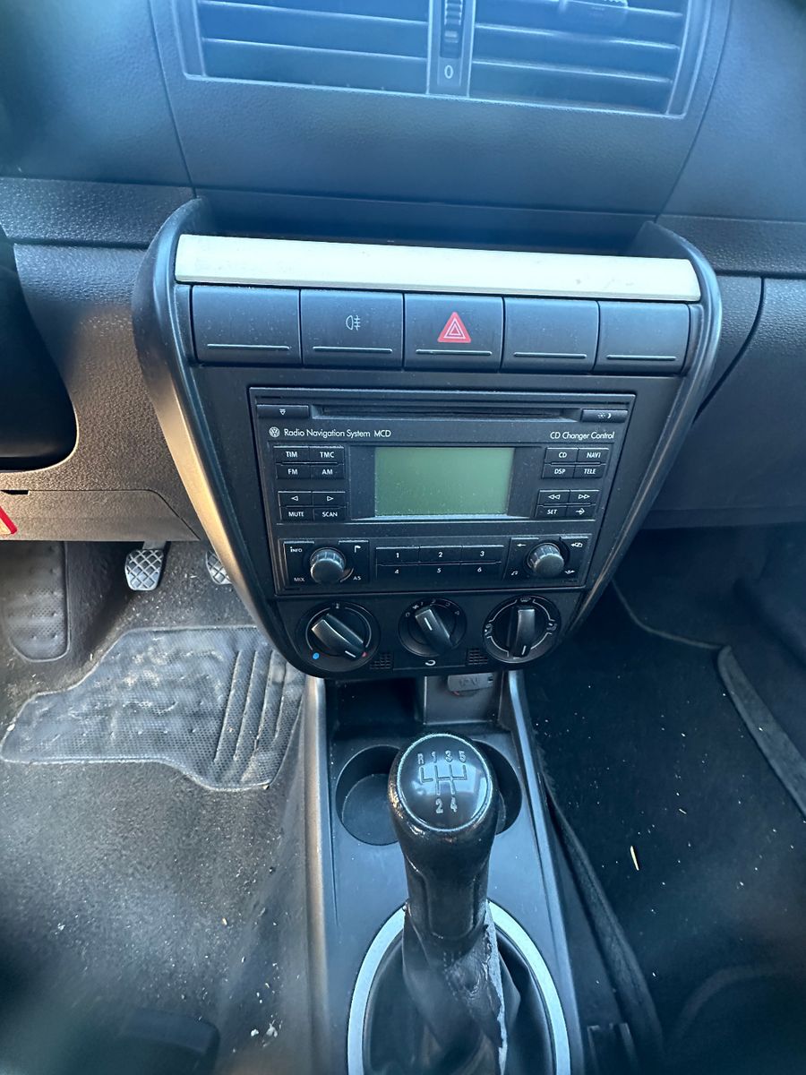 Fahrzeugabbildung Volkswagen Fox Basis 1.2 40 KW Tüv neu sehr sauber