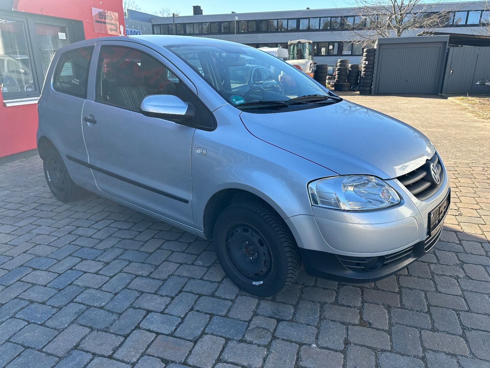 Fahrzeugabbildung Volkswagen Fox Basis 1.2 40 KW Tüv neu sehr sauber