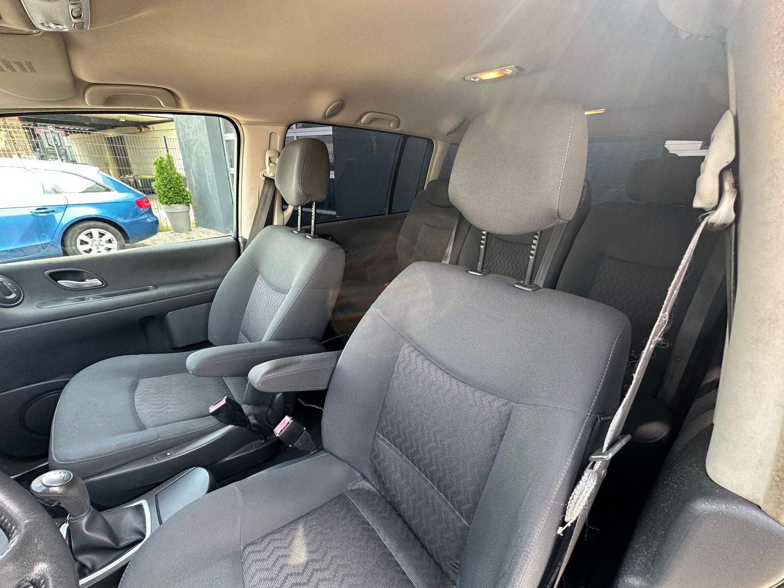 Fahrzeugabbildung Renault Espace IV Expression 2.0 170 PS Navi Autom. SH
