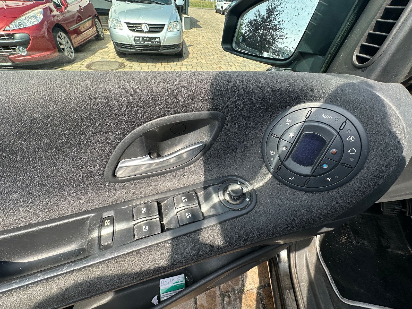 Fahrzeugabbildung Renault Espace IV Expression 2.0 170 PS Navi Autom. SH