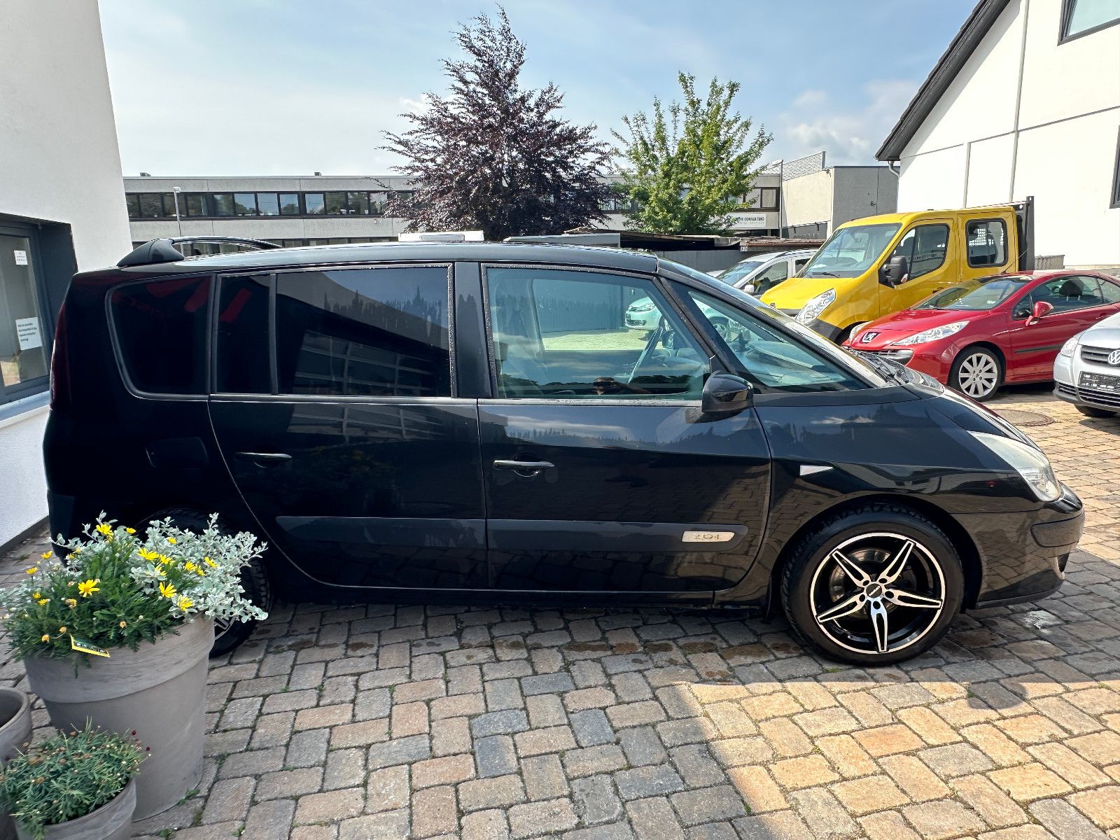 Fahrzeugabbildung Renault Espace IV Expression 2.0 170 PS Navi Autom. SH