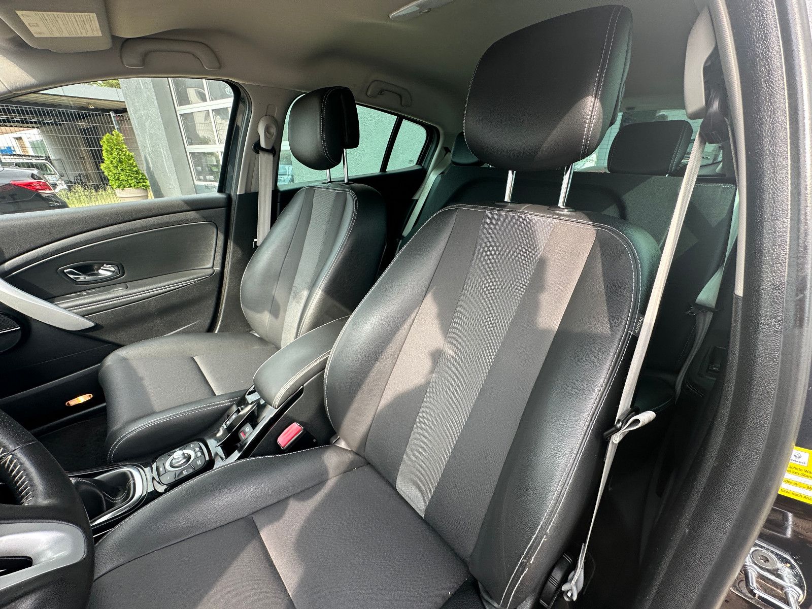 Fahrzeugabbildung Renault Megane III Lim. 5-trg. BOSE Edition HU neu Navi