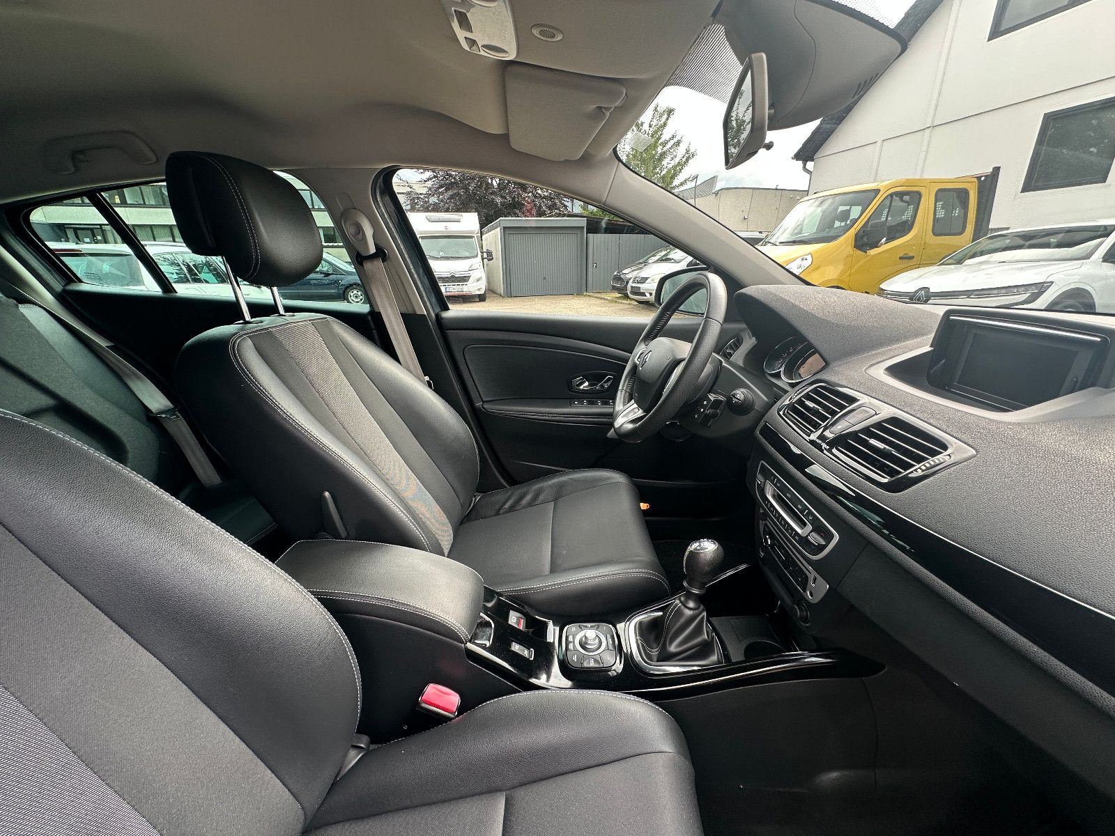 Fahrzeugabbildung Renault Megane III Lim. 5-trg. BOSE Edition HU neu Navi