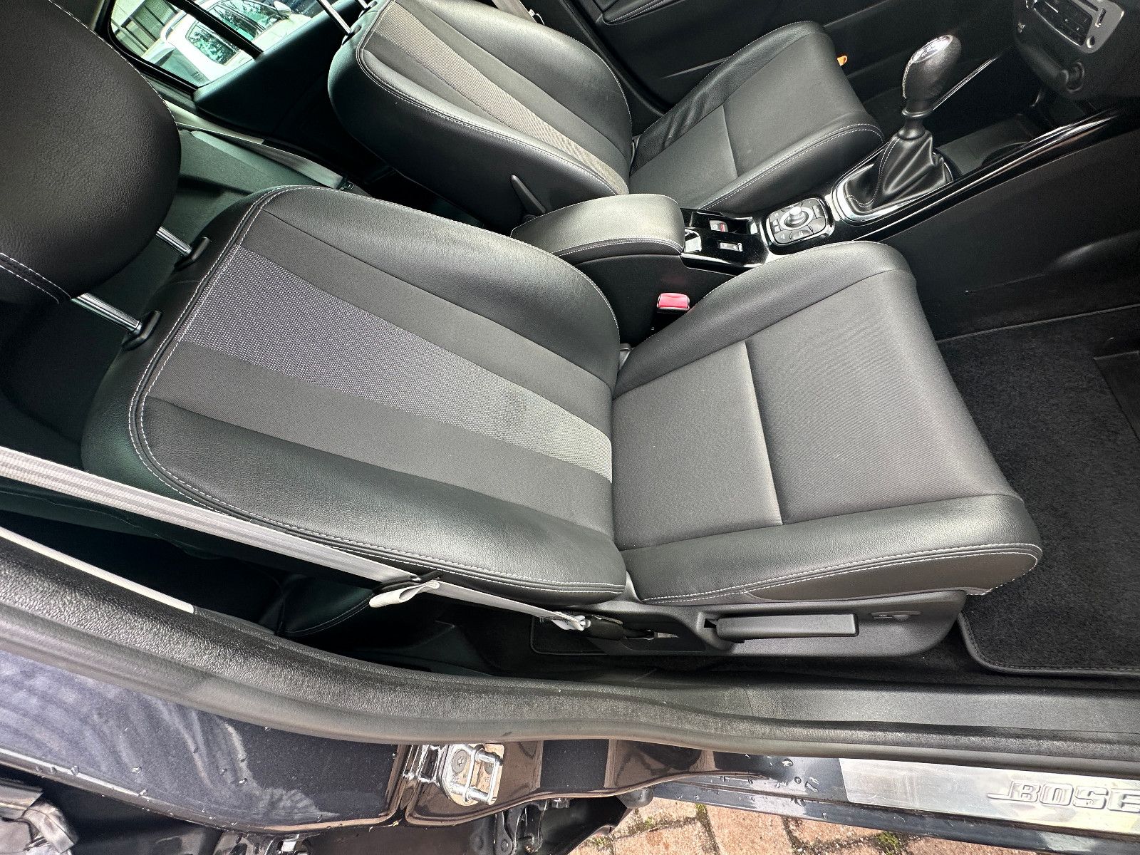 Fahrzeugabbildung Renault Megane III Lim. 5-trg. BOSE Edition HU neu Navi