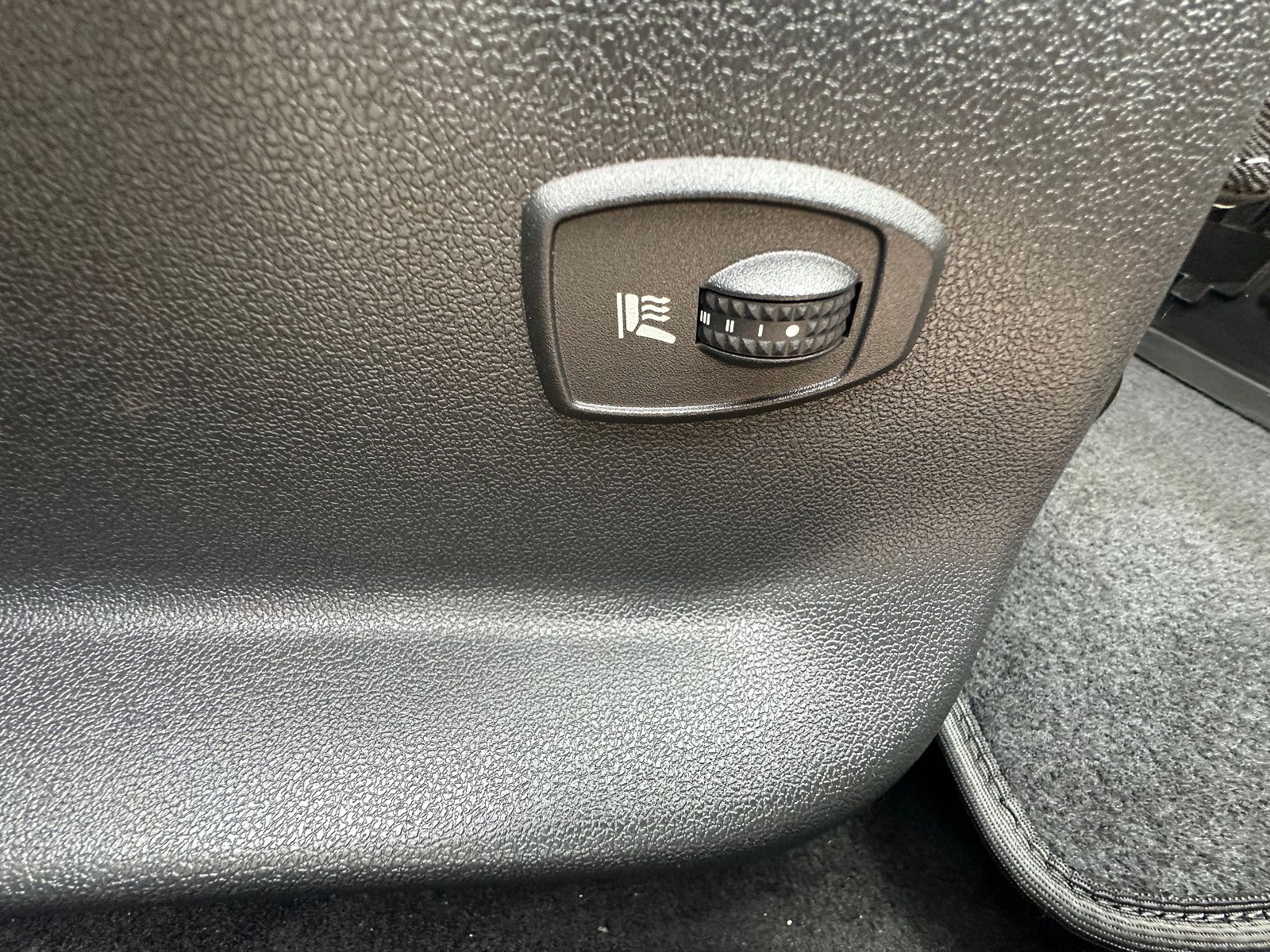 Fahrzeugabbildung Renault Megane III Lim. 5-trg. BOSE Edition HU neu Navi