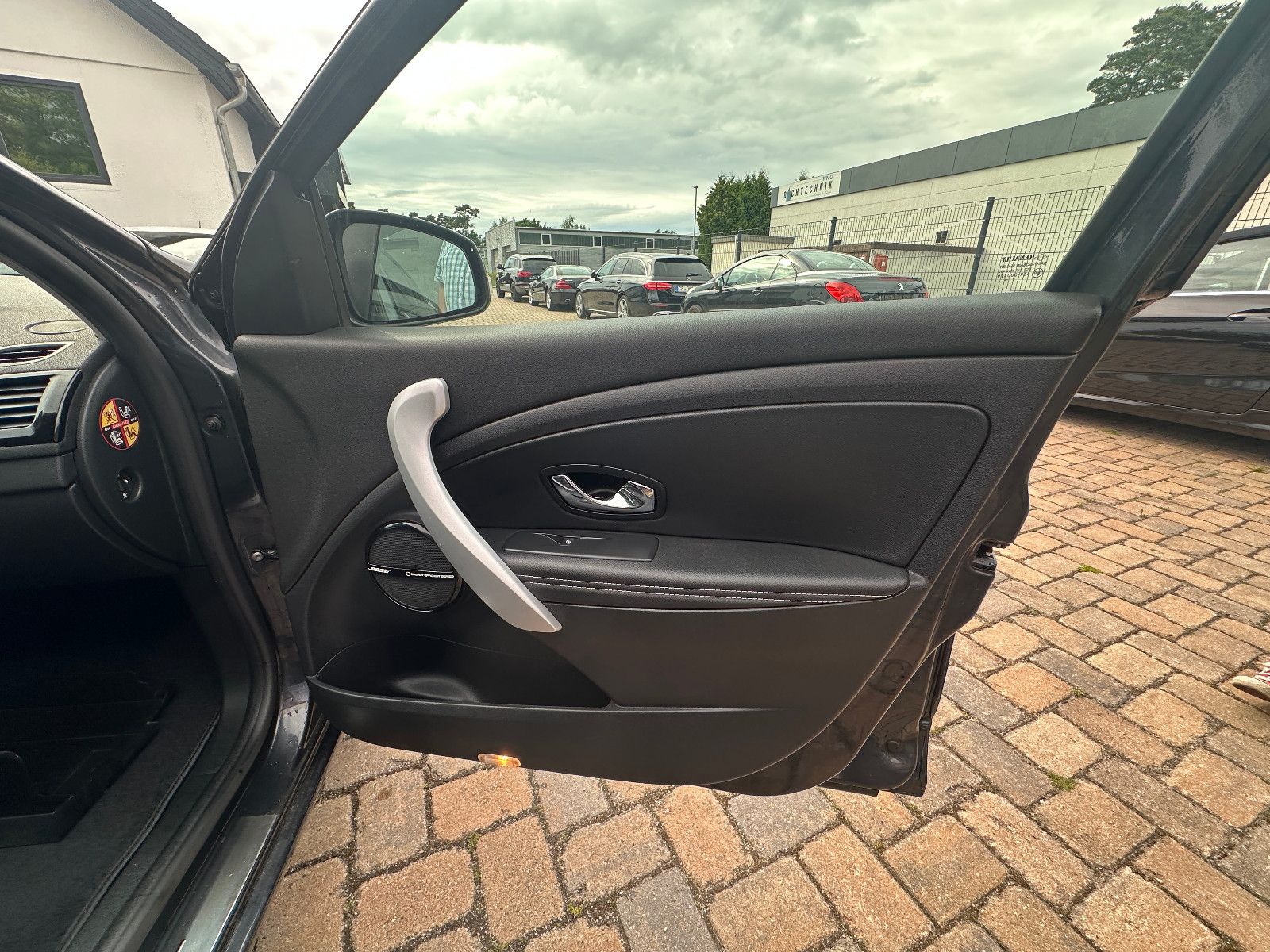 Fahrzeugabbildung Renault Megane III Lim. 5-trg. BOSE Edition HU neu Navi