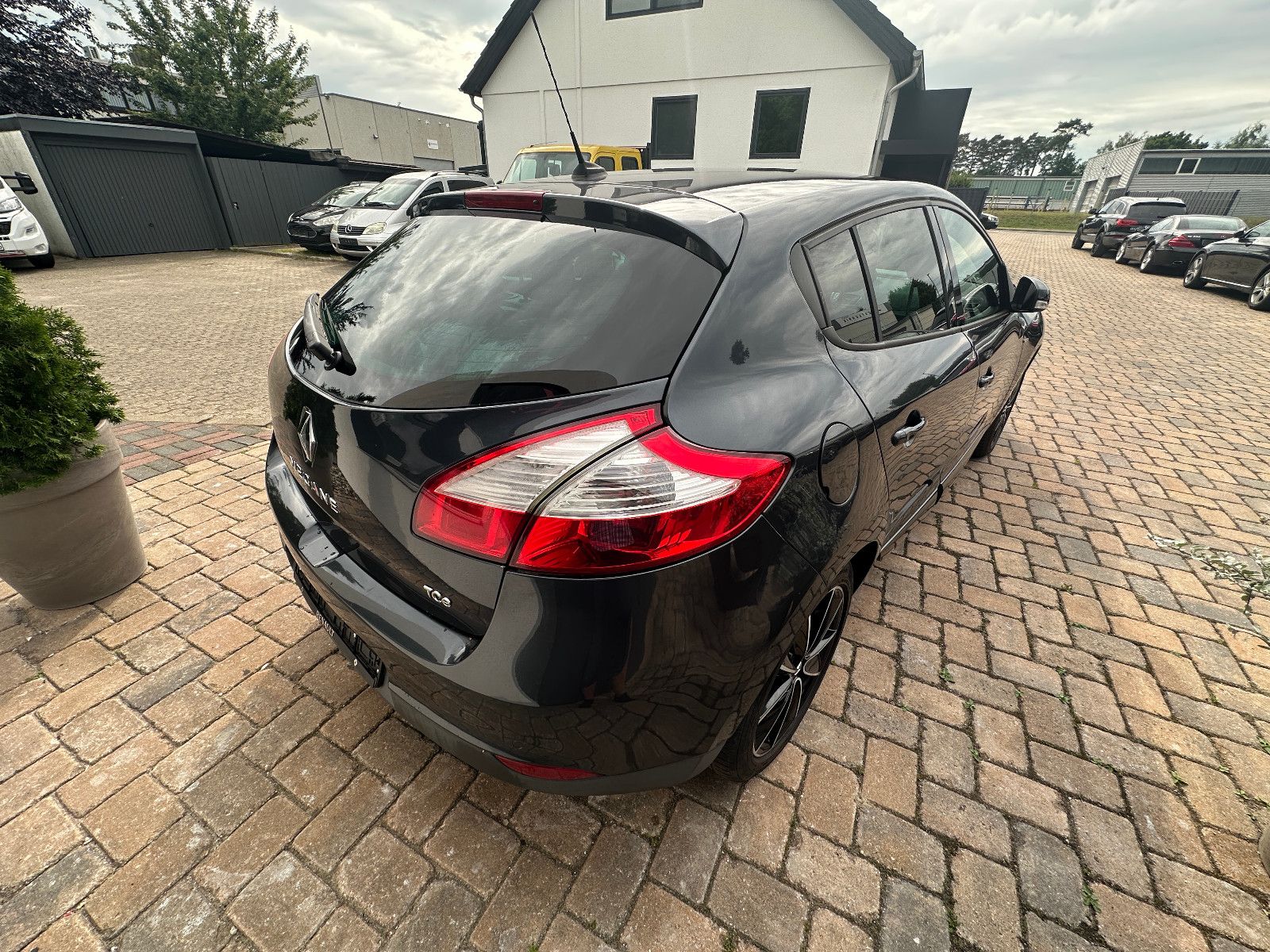 Fahrzeugabbildung Renault Megane III Lim. 5-trg. BOSE Edition HU neu Navi