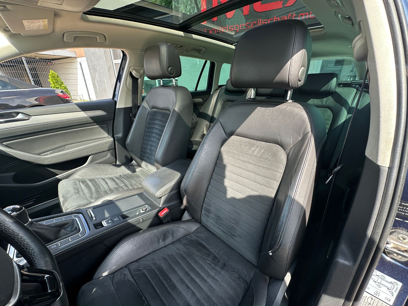 Fahrzeugabbildung Volkswagen Passat Highline 2.0 150 PS Leder Pano AHK LED