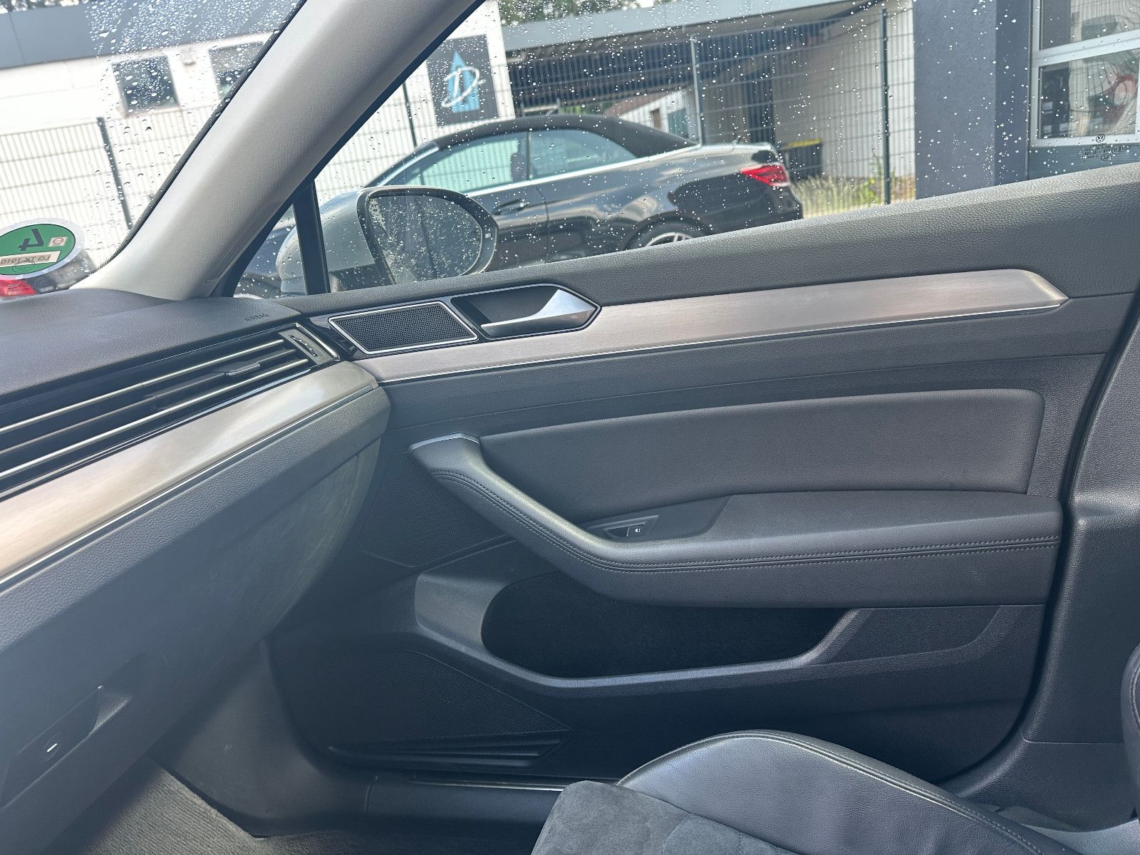 Fahrzeugabbildung Volkswagen Passat Highline 4Motion 239  PS Pano