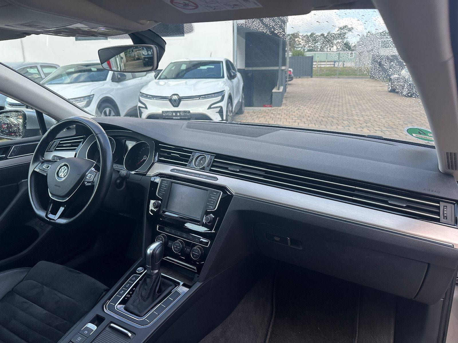 Fahrzeugabbildung Volkswagen Passat Highline 4Motion 239  PS Pano