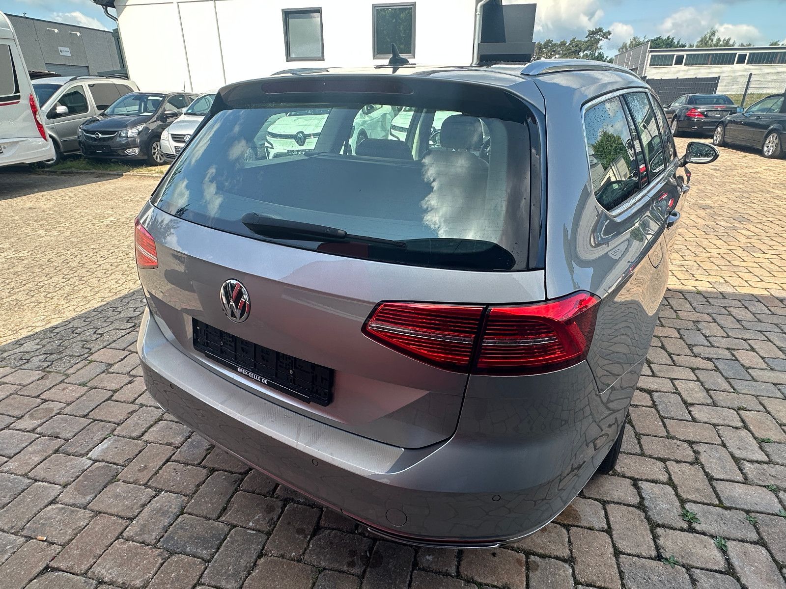 Fahrzeugabbildung Volkswagen Passat Highline 4Motion 239  PS Pano