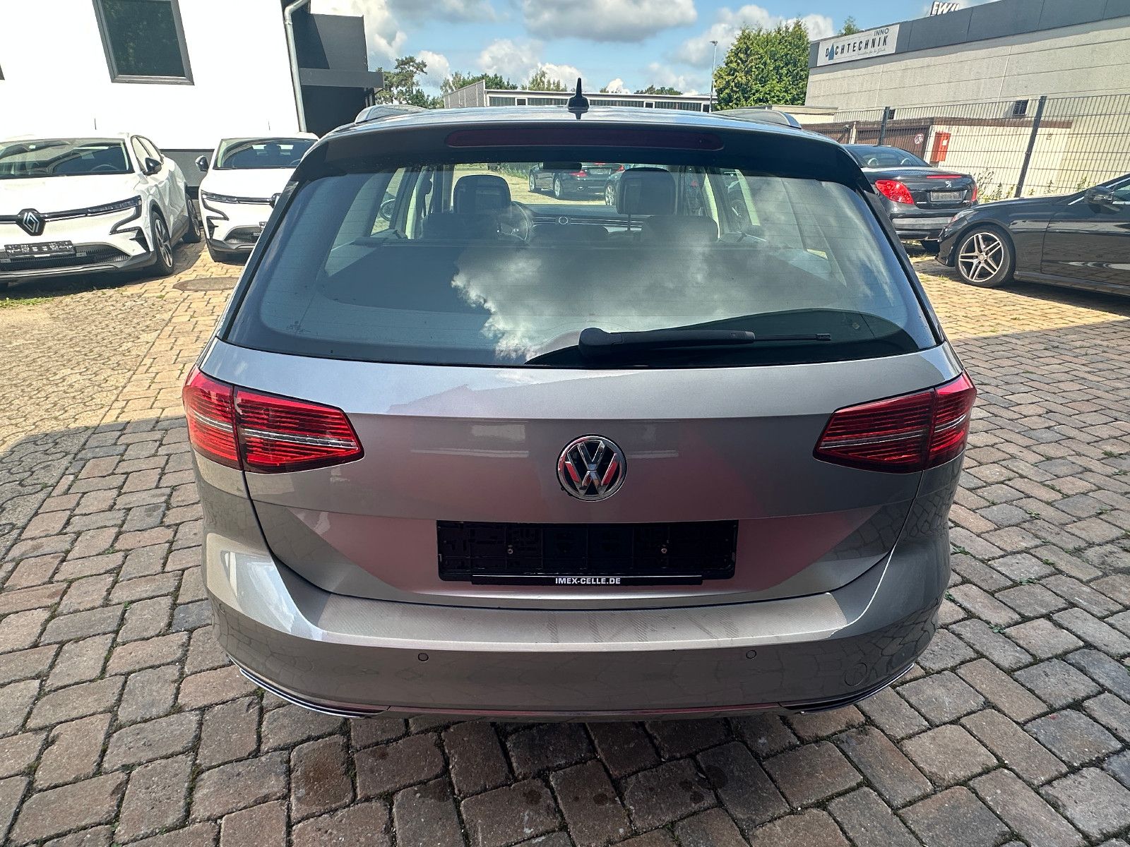 Fahrzeugabbildung Volkswagen Passat Highline 4Motion 239  PS Pano