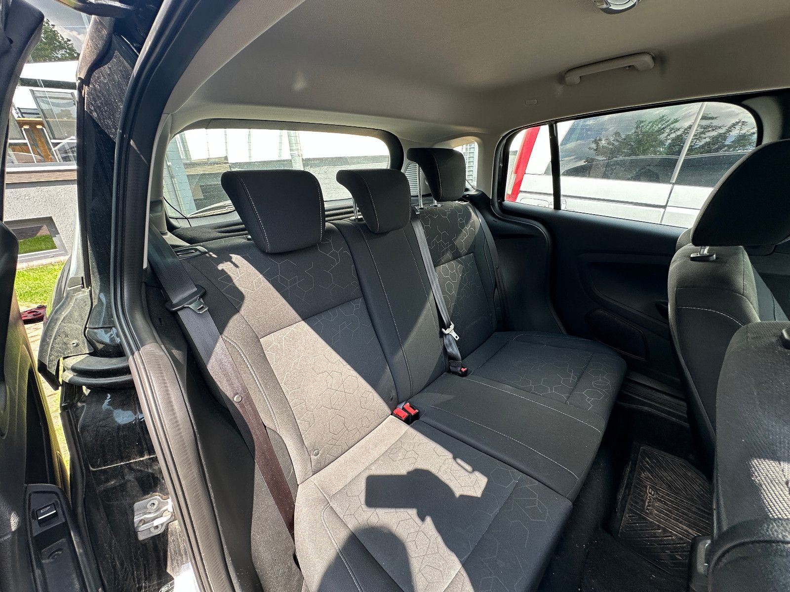 Fahrzeugabbildung Ford B-Max Trend 1.0 101 PS Motorschaden Zahnriemen!!