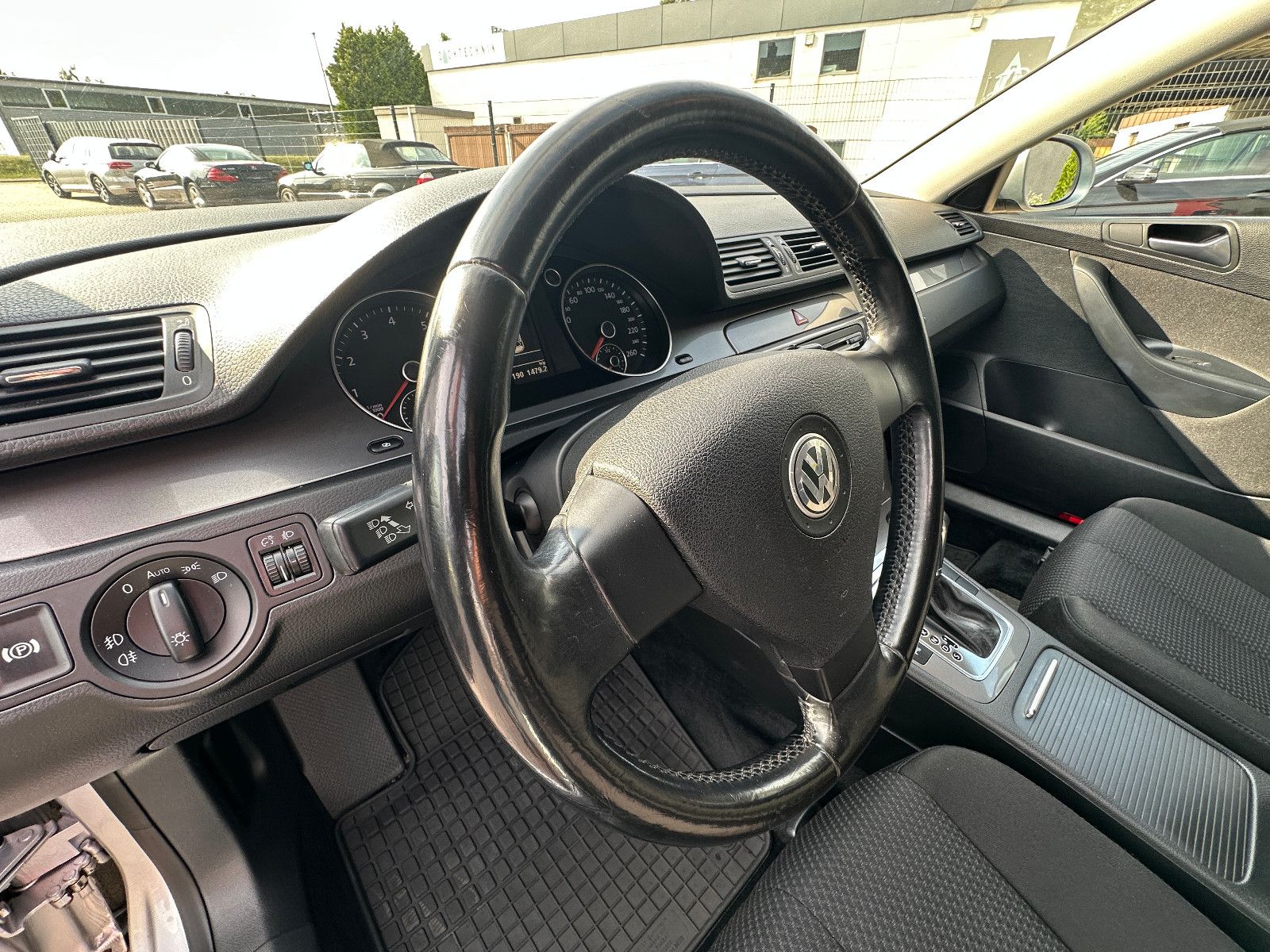 Fahrzeugabbildung Volkswagen Passat Trendline 1.4 122 PS HU neu Autom. Klima