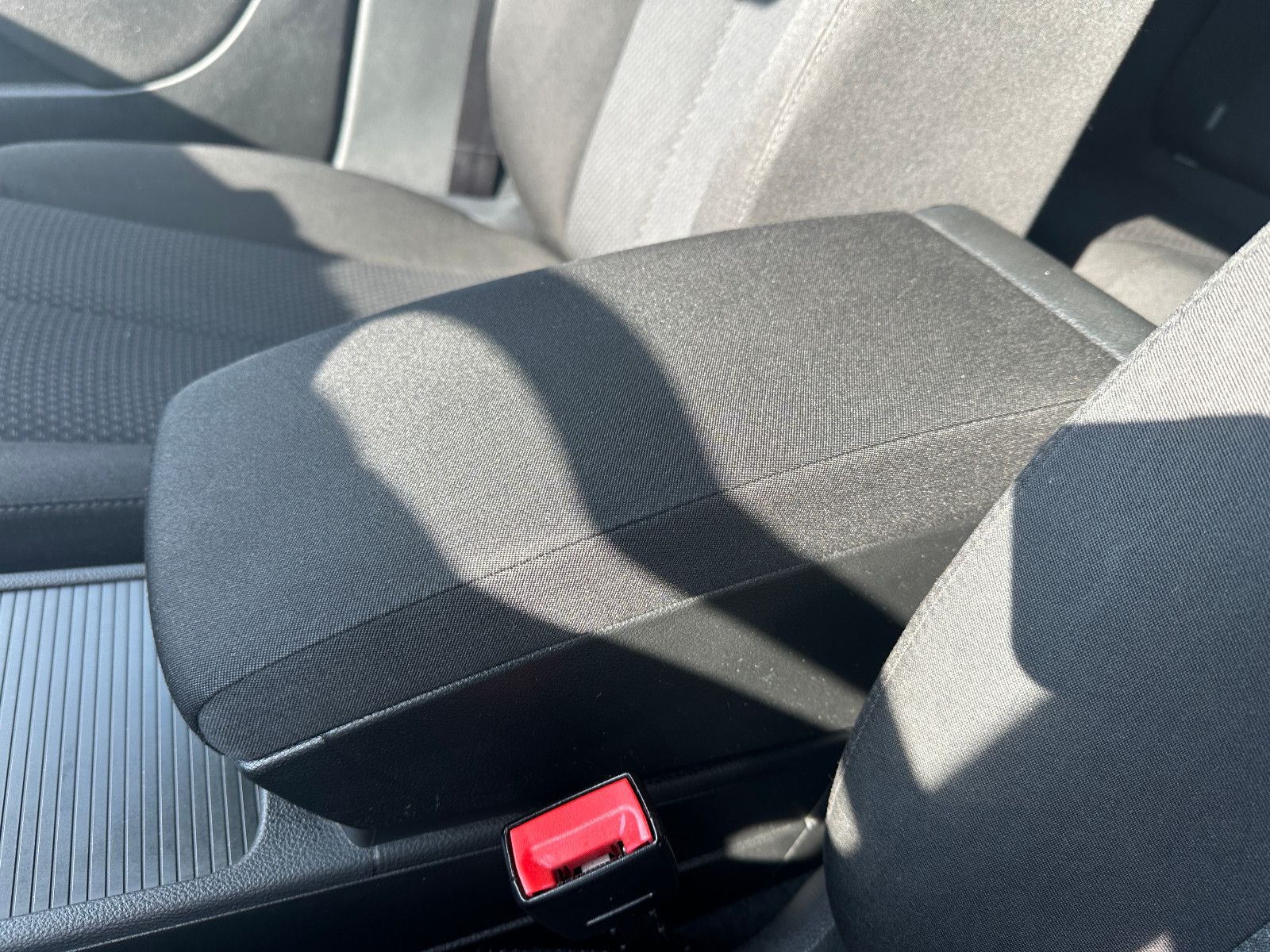 Fahrzeugabbildung Volkswagen Passat Trendline 1.4 122 PS HU neu Autom. Klima