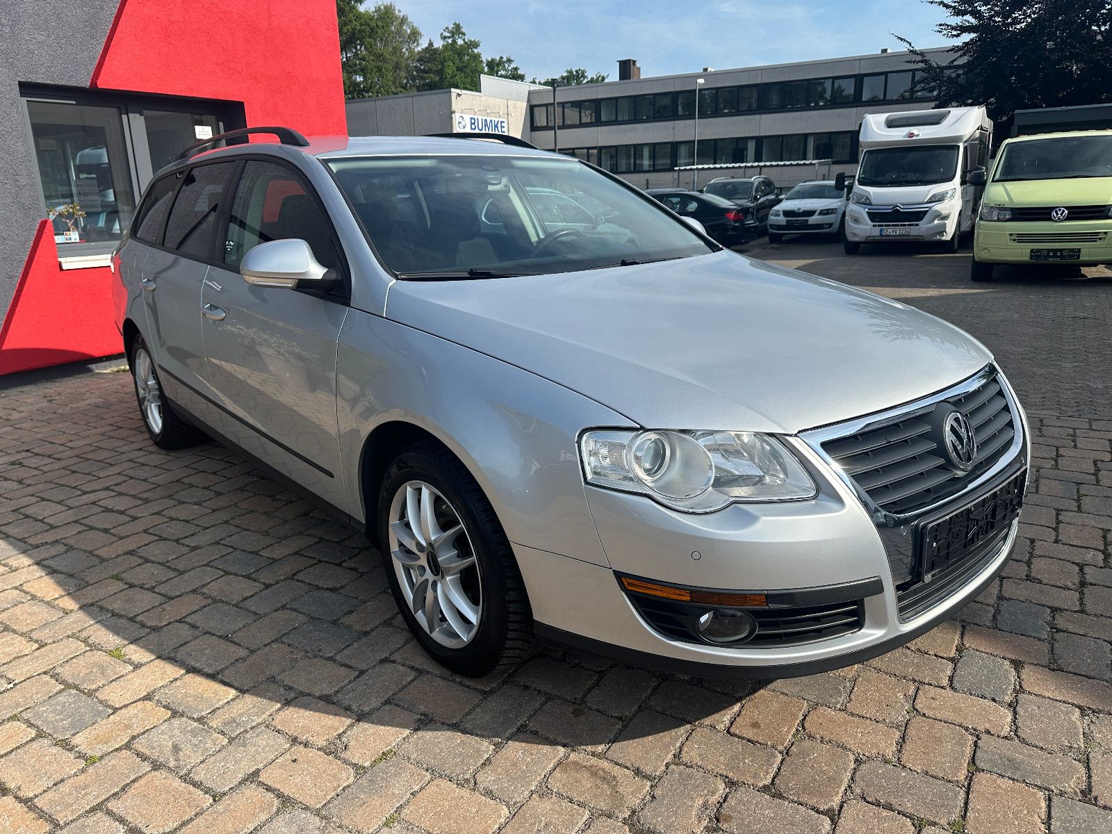 Fahrzeugabbildung Volkswagen Passat Trendline 1.4 122 PS HU neu Autom. Klima