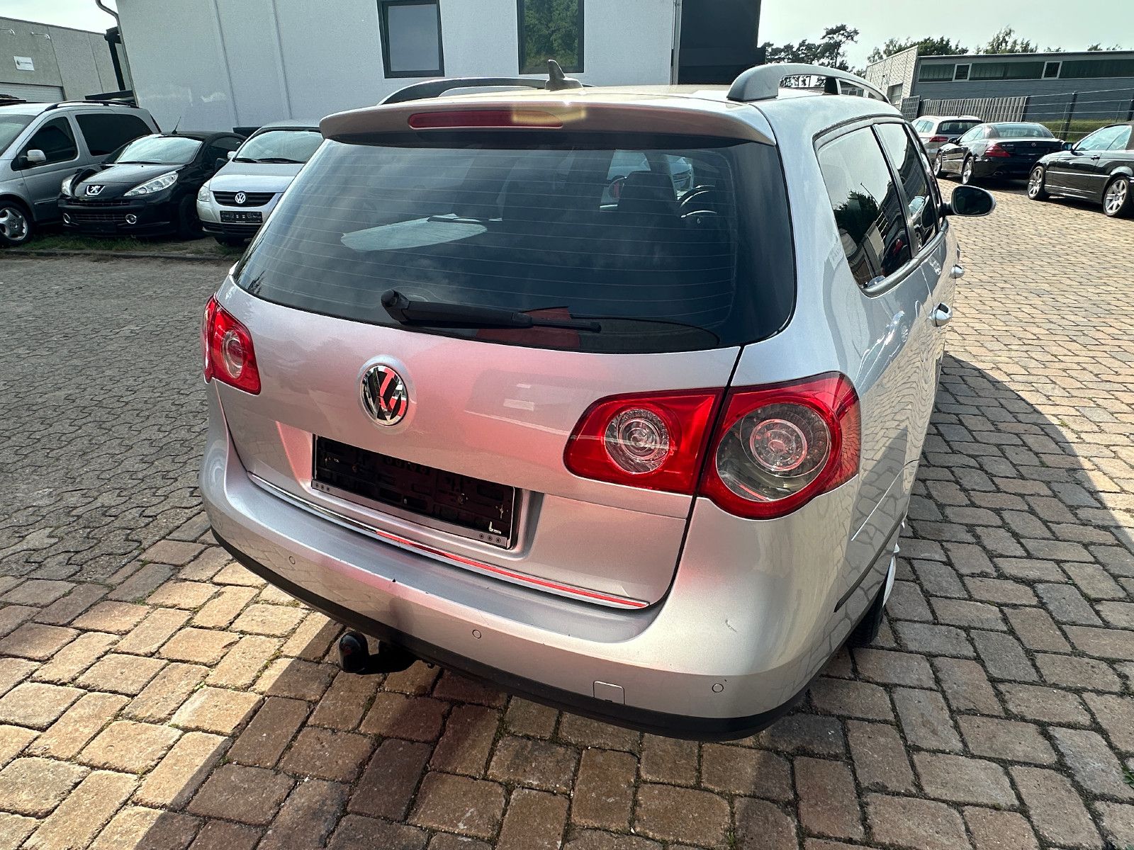Fahrzeugabbildung Volkswagen Passat Trendline 1.4 122 PS HU neu Autom. Klima