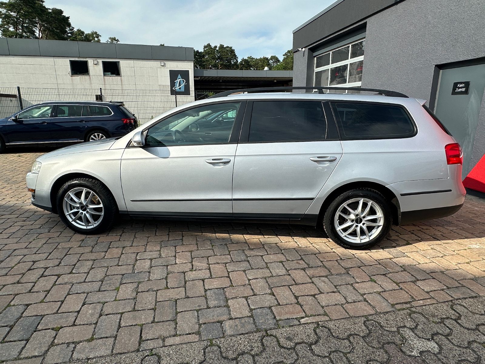 Fahrzeugabbildung Volkswagen Passat Trendline 1.4 122 PS HU neu Autom. Klima