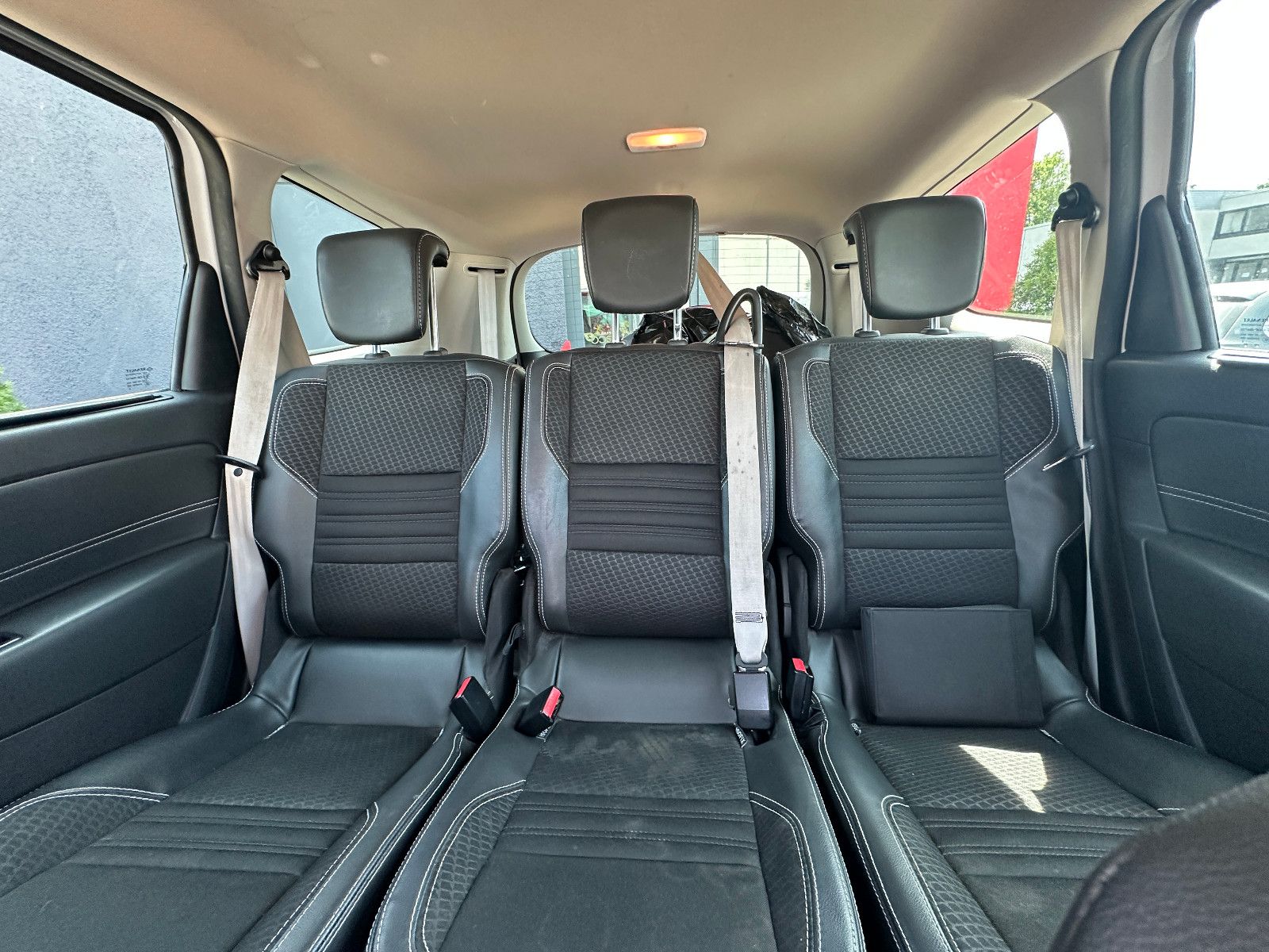 Fahrzeugabbildung Renault Scenic III Grand BOSE Edition HU neu 7 Sitze