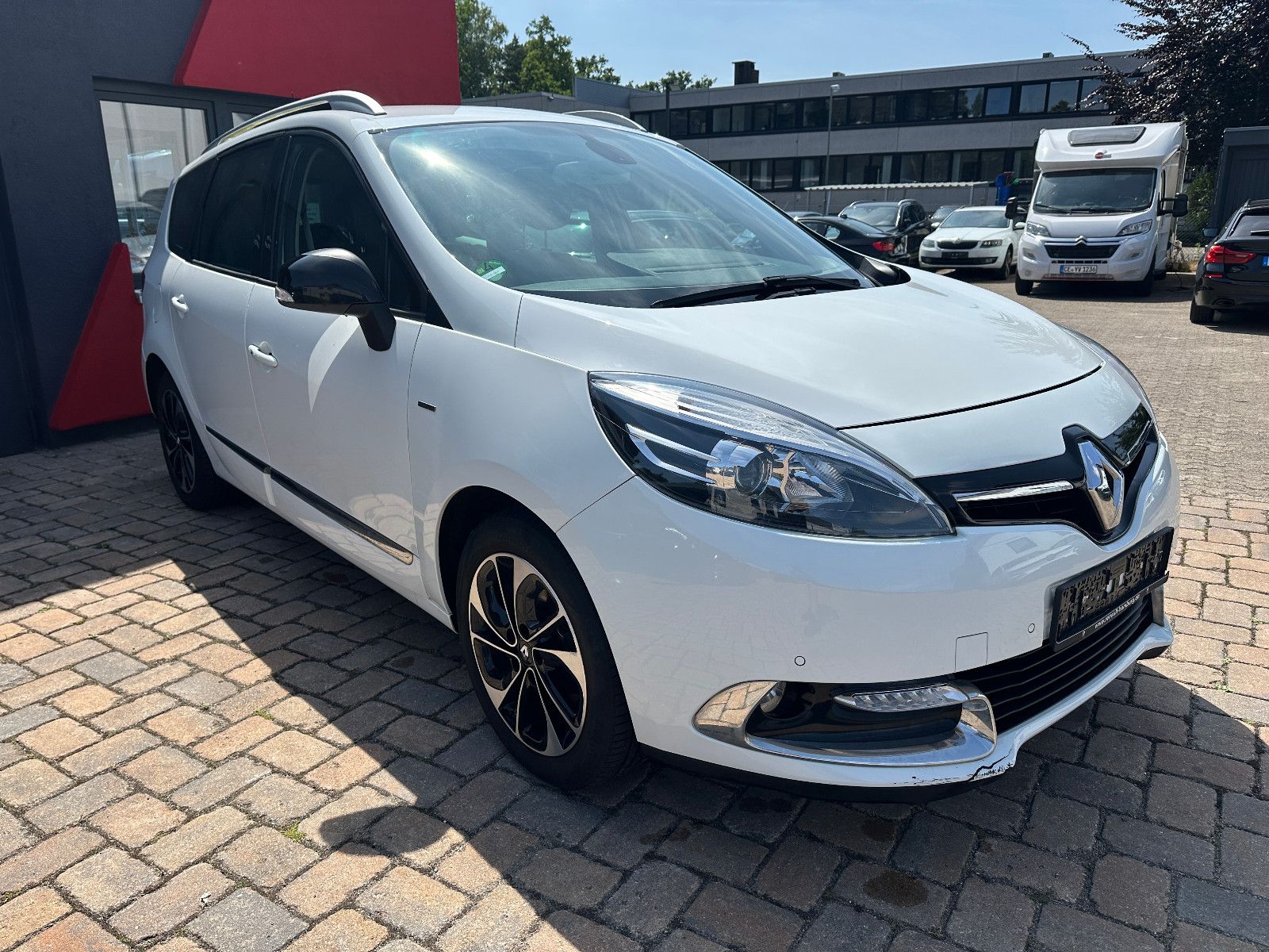 Fahrzeugabbildung Renault Scenic III Grand BOSE Edition HU neu 7 Sitze