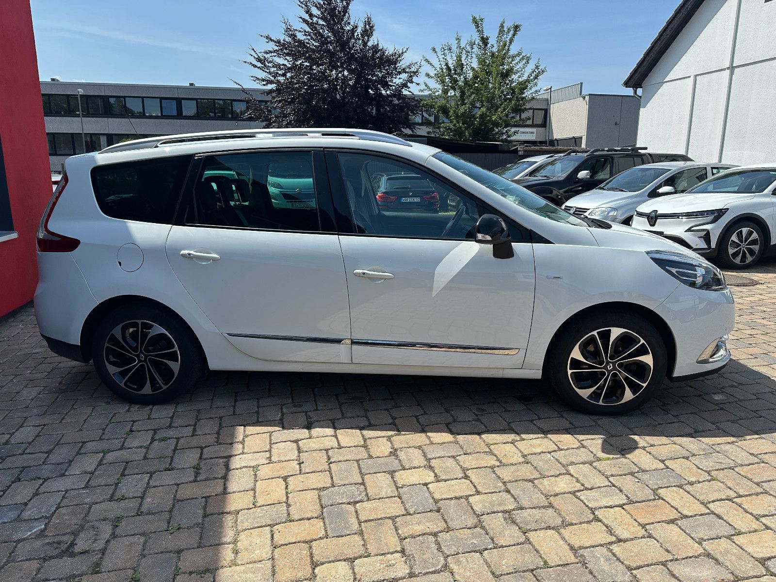 Fahrzeugabbildung Renault Scenic III Grand BOSE Edition HU neu 7 Sitze