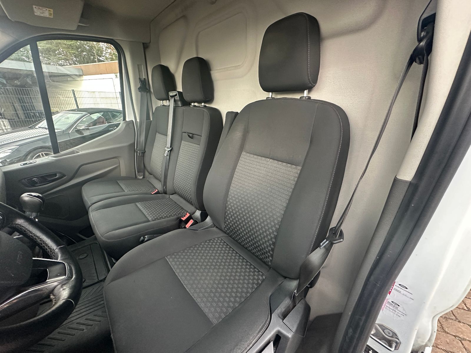 Fahrzeugabbildung Ford Transit Kasten 350 L3 Trend Klima Navi AHK