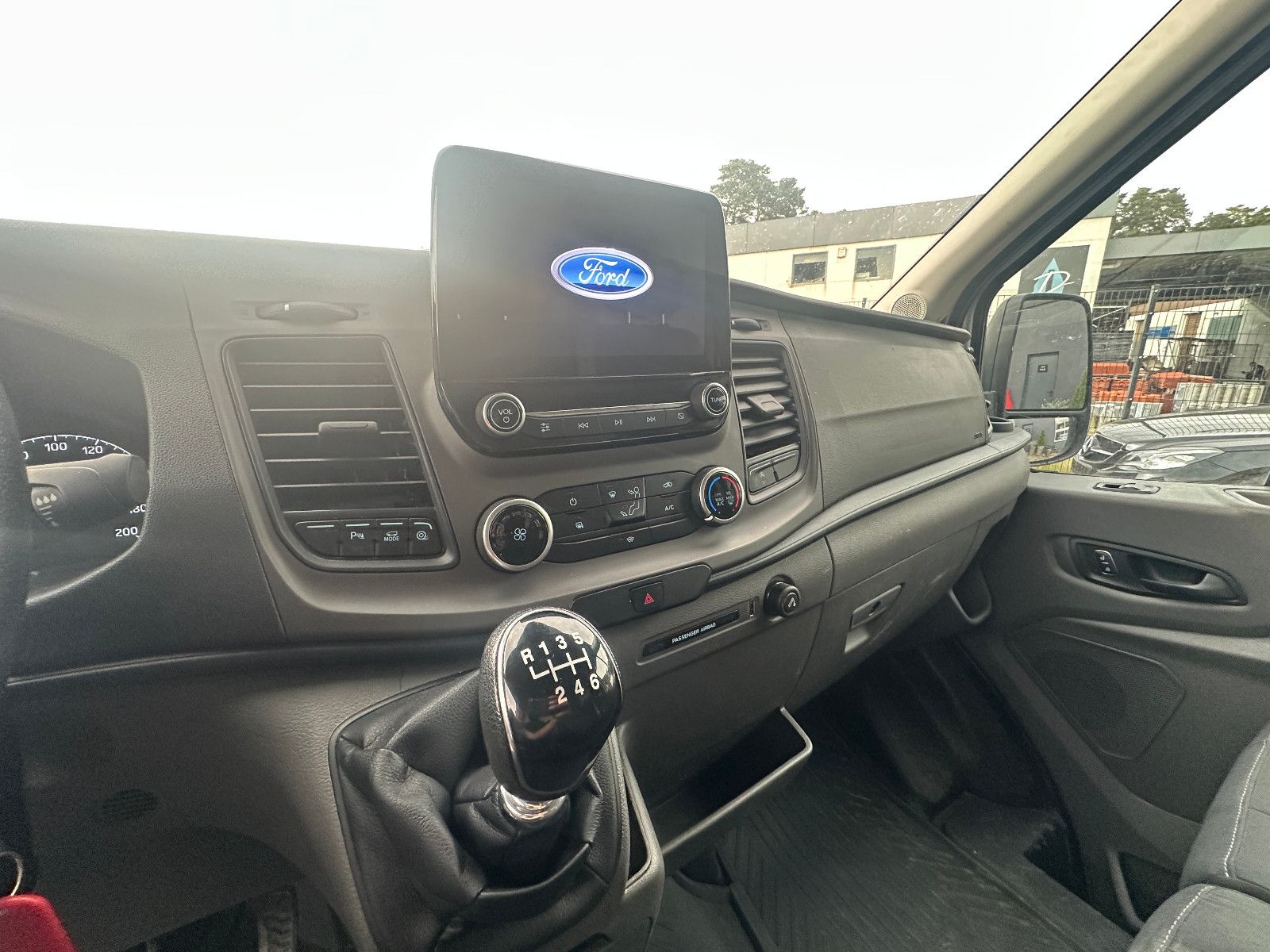 Fahrzeugabbildung Ford Transit Kasten 350 L3 Trend Klima Navi AHK
