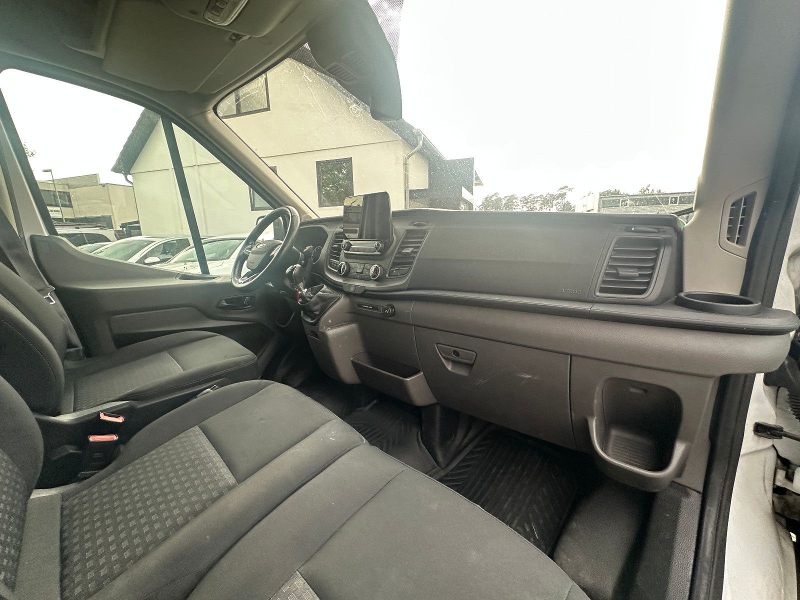 Fahrzeugabbildung Ford Transit Kasten 350 L3 Trend Klima Navi AHK