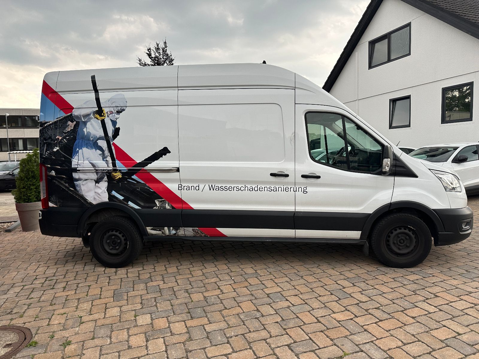 Fahrzeugabbildung Ford Transit Kasten 350 L3 Trend Klima Navi AHK