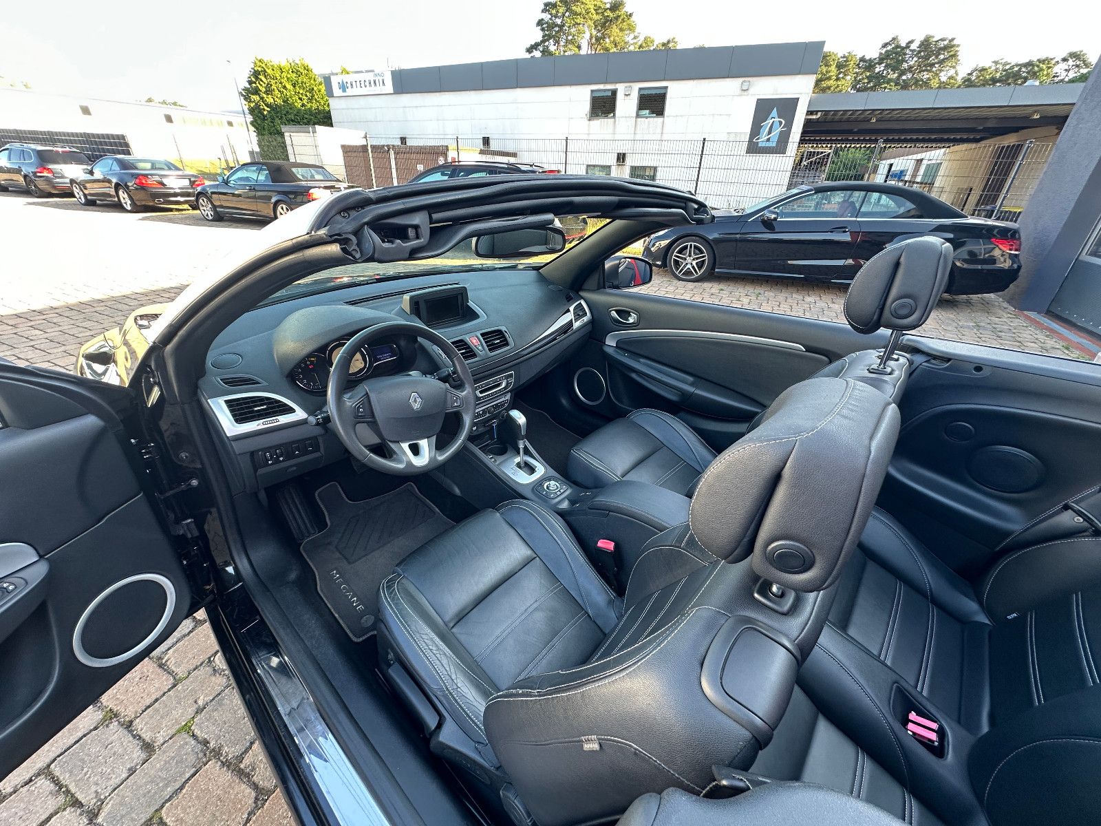 Fahrzeugabbildung Renault Megane Cabrio Luxe 2.0 140 PS Leder Navi SH